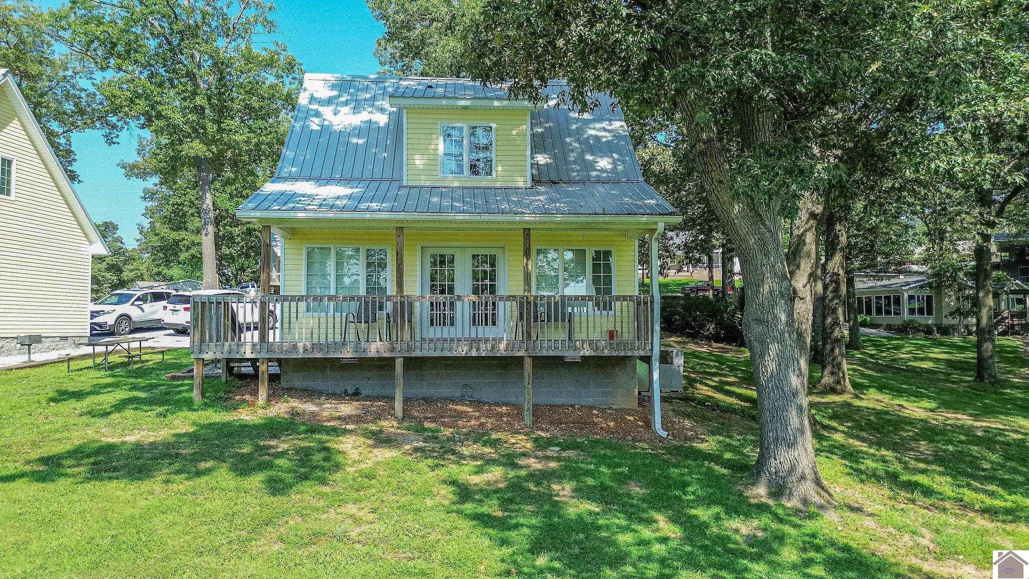 10 Captain Lane Property Photo 3