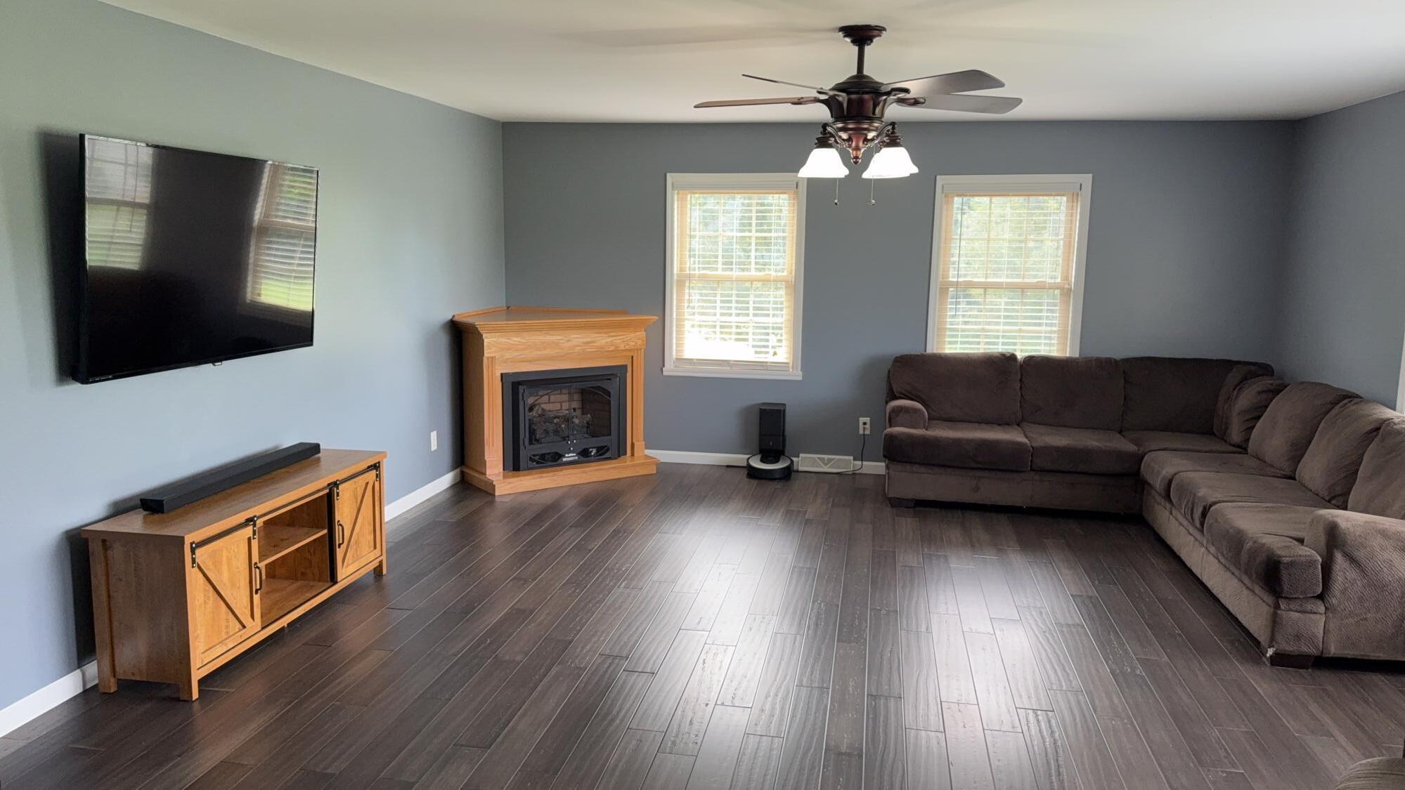 506 Ridgefield Drive Property Photo 2