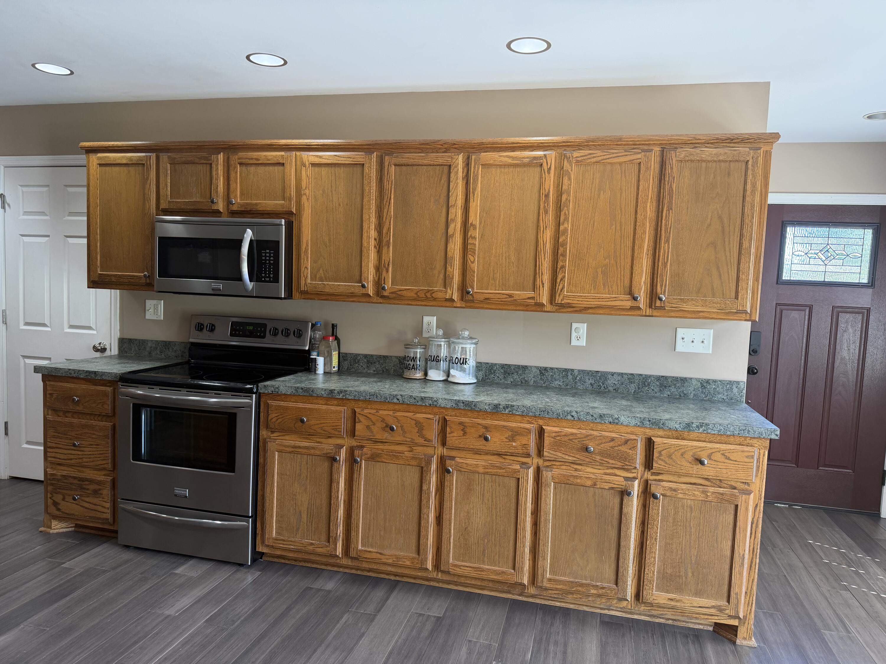 506 Ridgefield Drive Property Photo 6