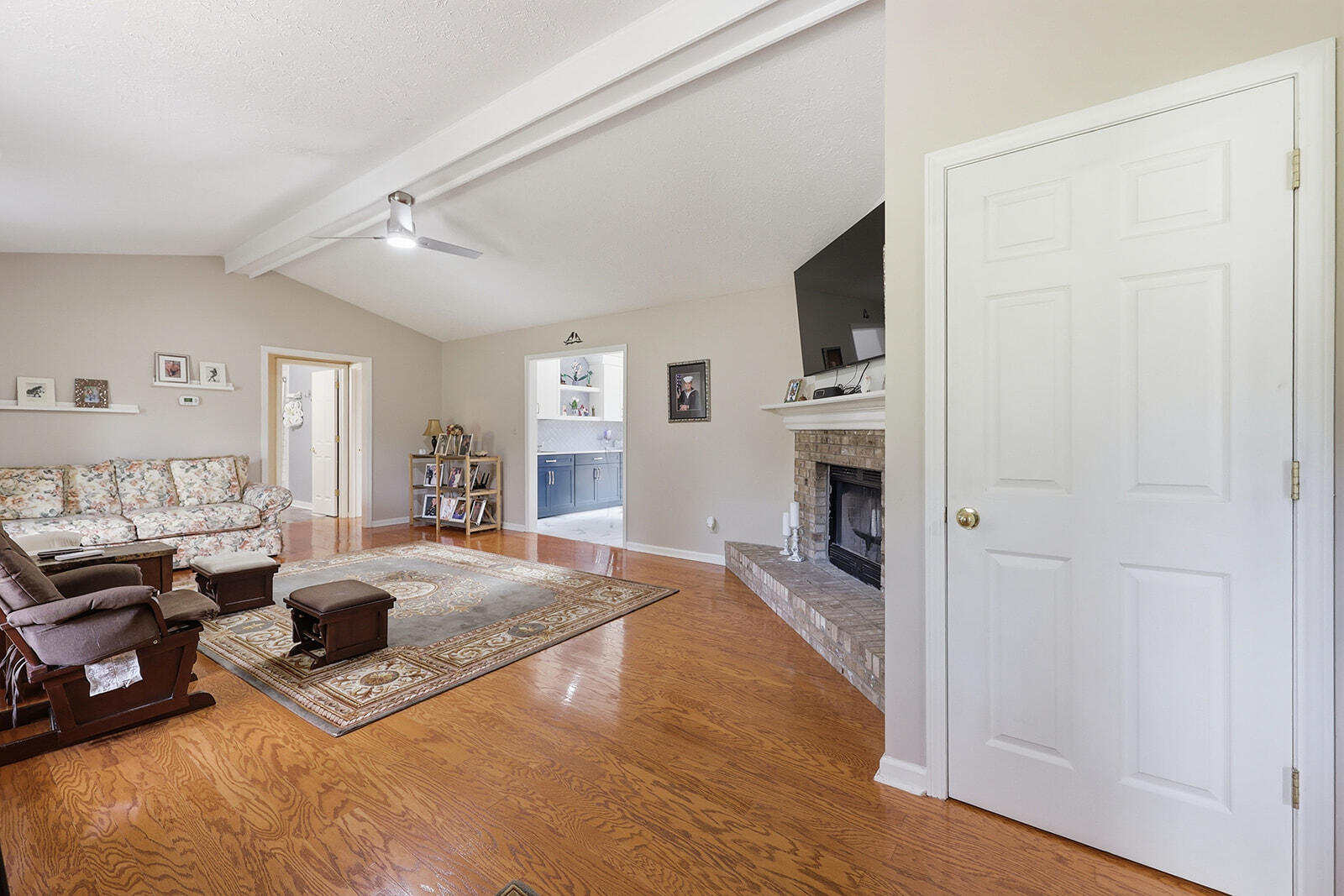 1594 Fox Creek Road Property Photo 5