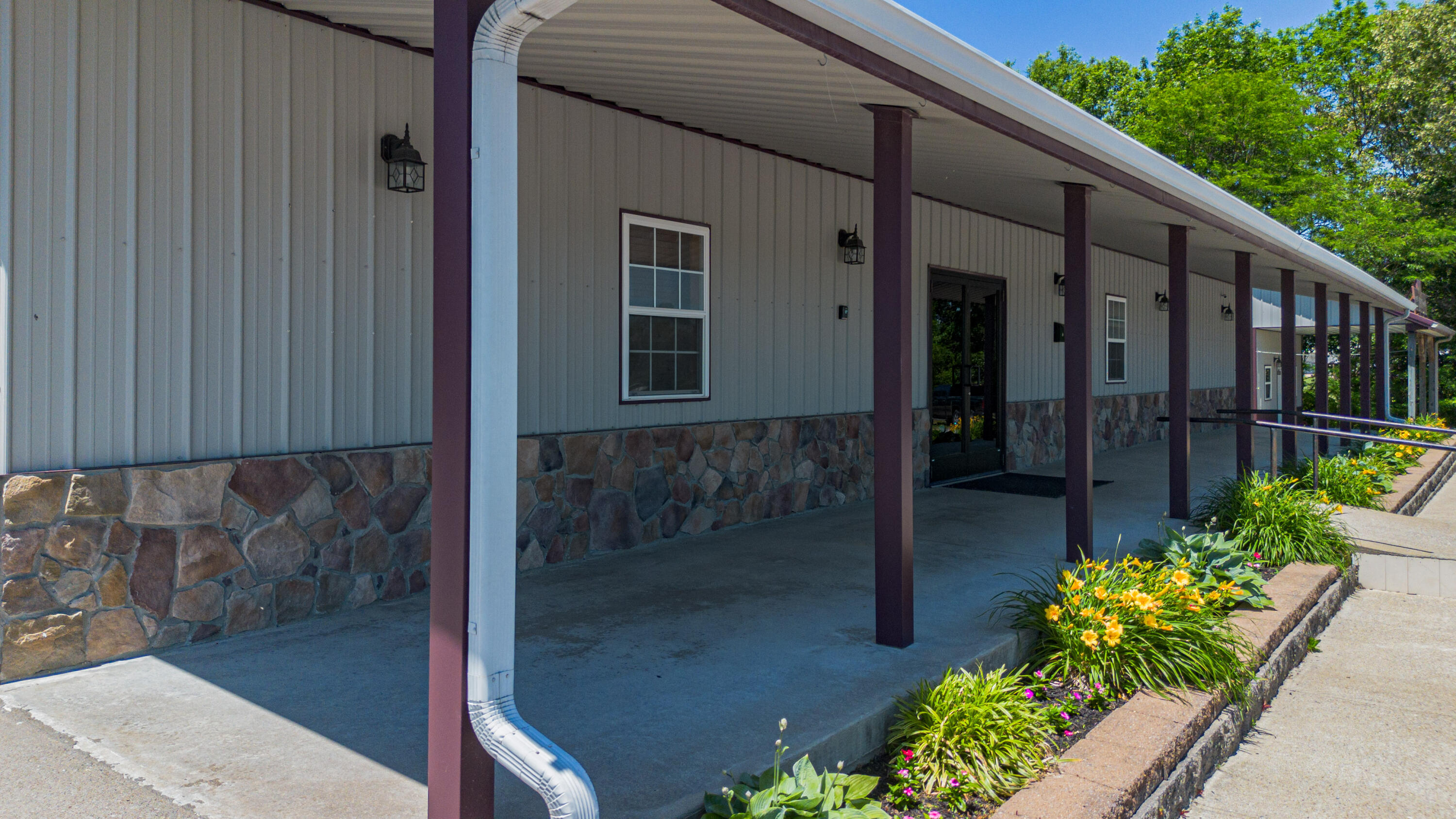 71 Commerce Drive Property Photo 14