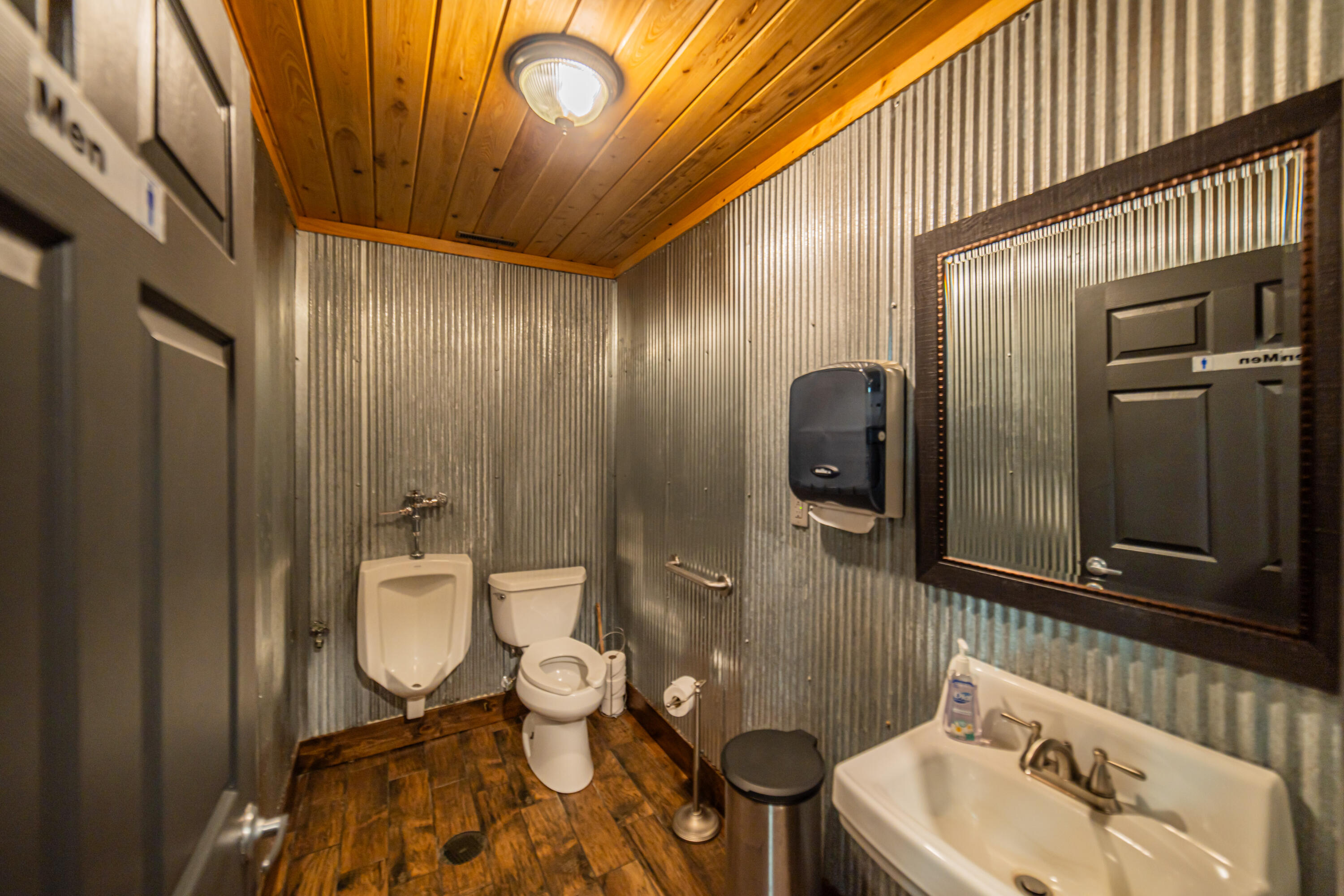 71 Commerce Drive Property Photo 27