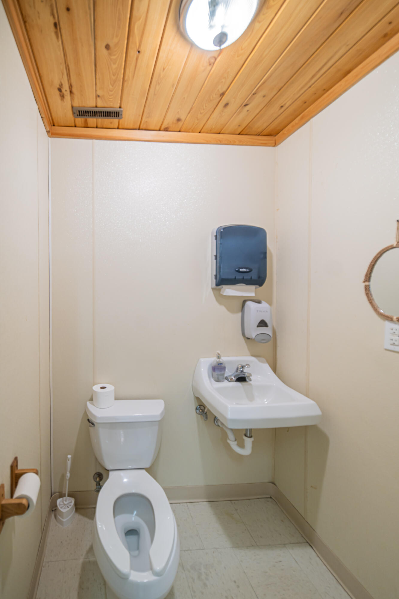 71 Commerce Drive Property Photo 32