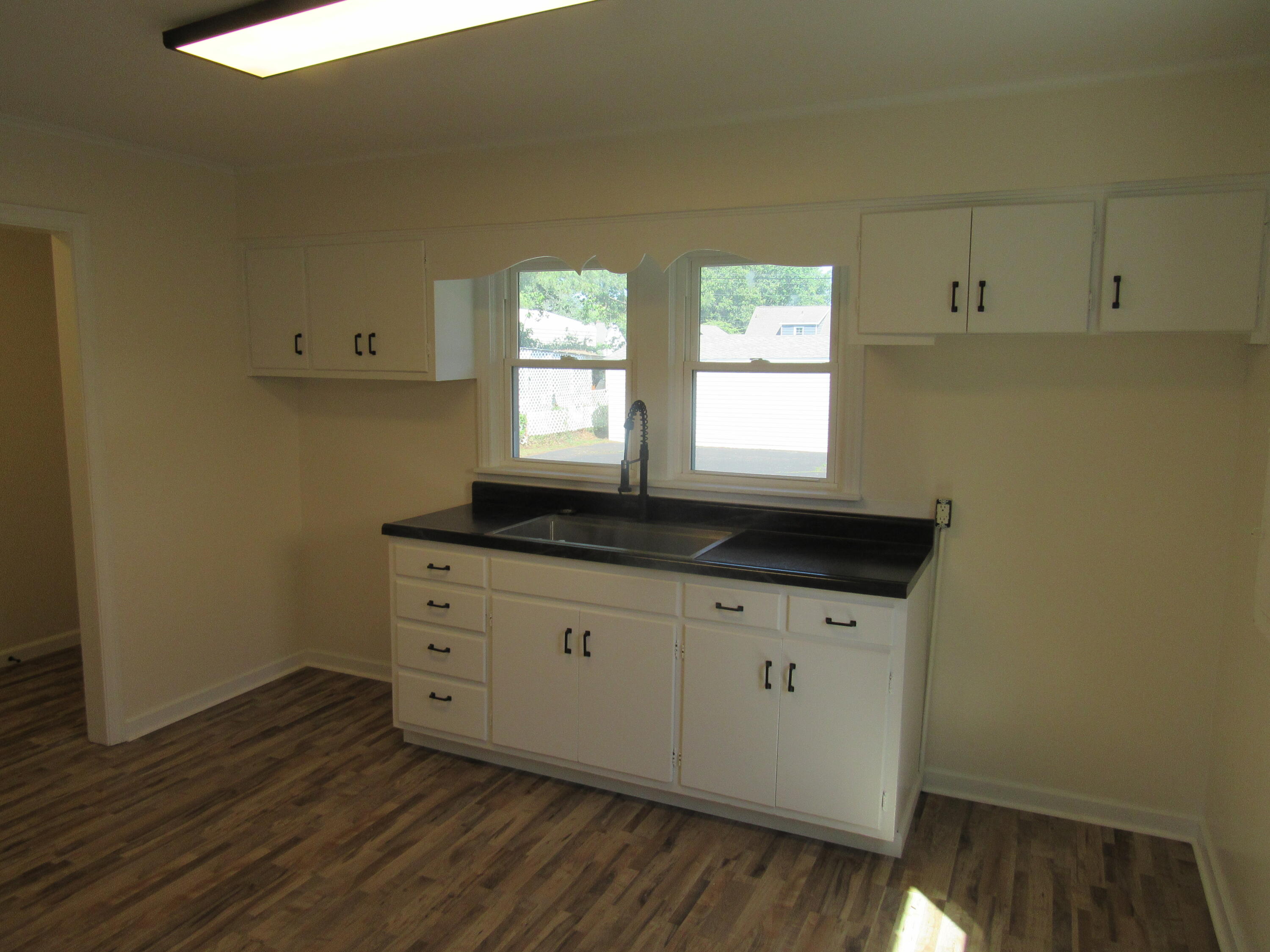 2607 Jackson Street Property Photo 7