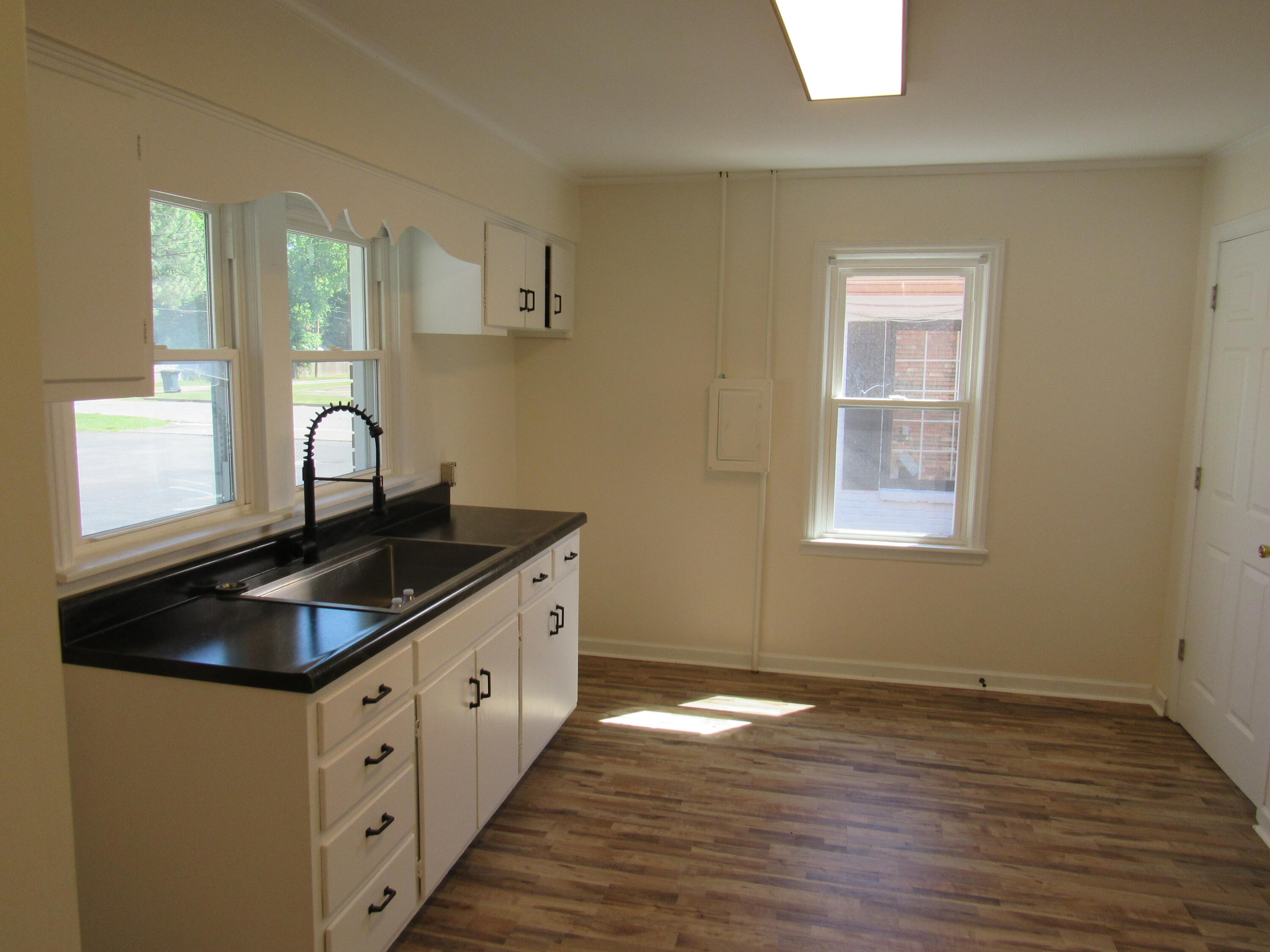 2607 Jackson Street Property Photo 8