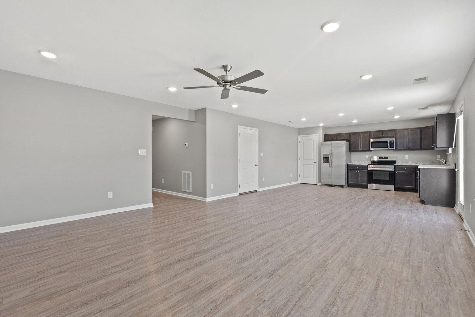 6080 Arbor Wds Way Property Photo 5