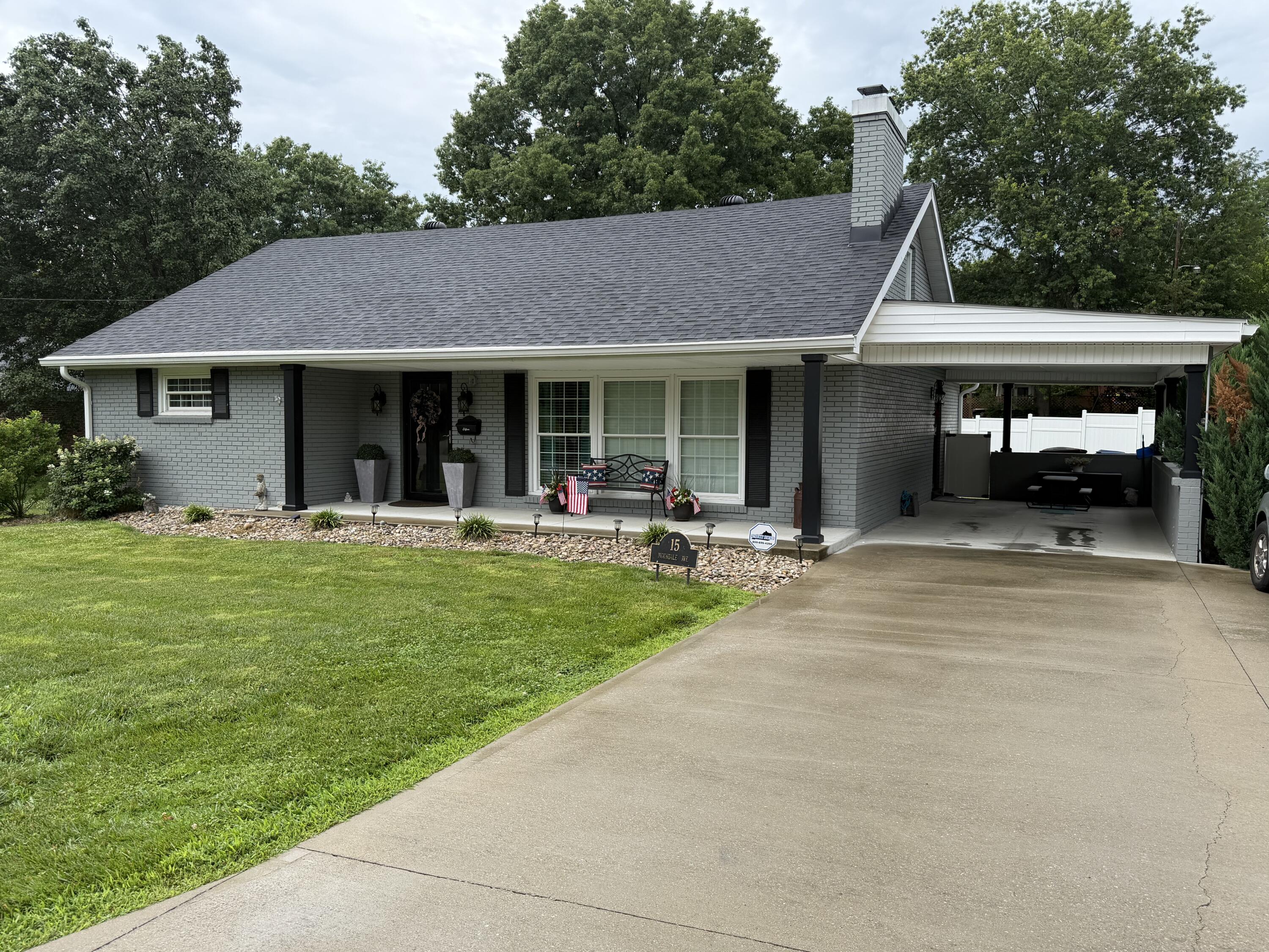 15 Moundale Avenue Property Photo 1
