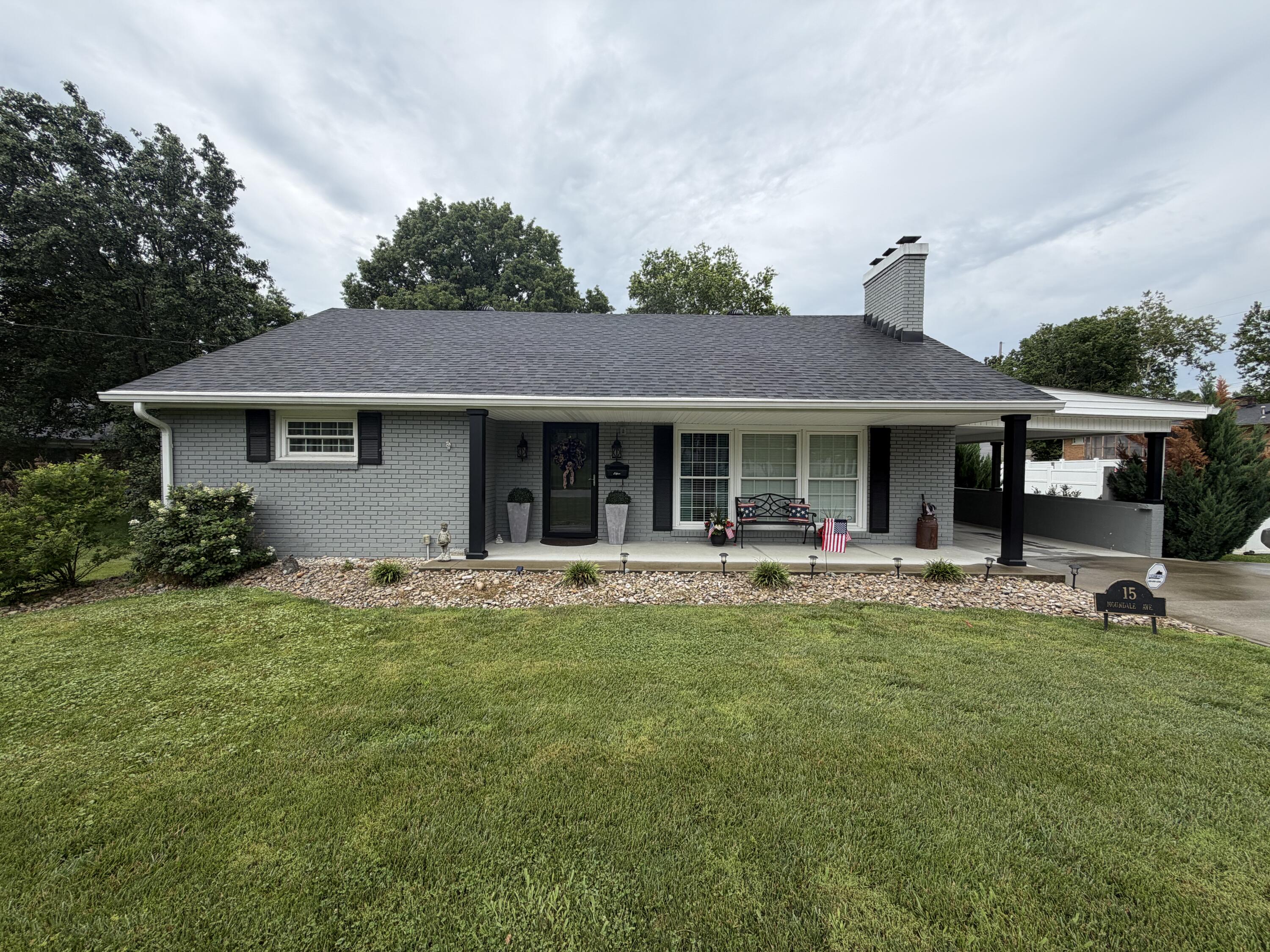 15 Moundale Avenue Property Photo 2