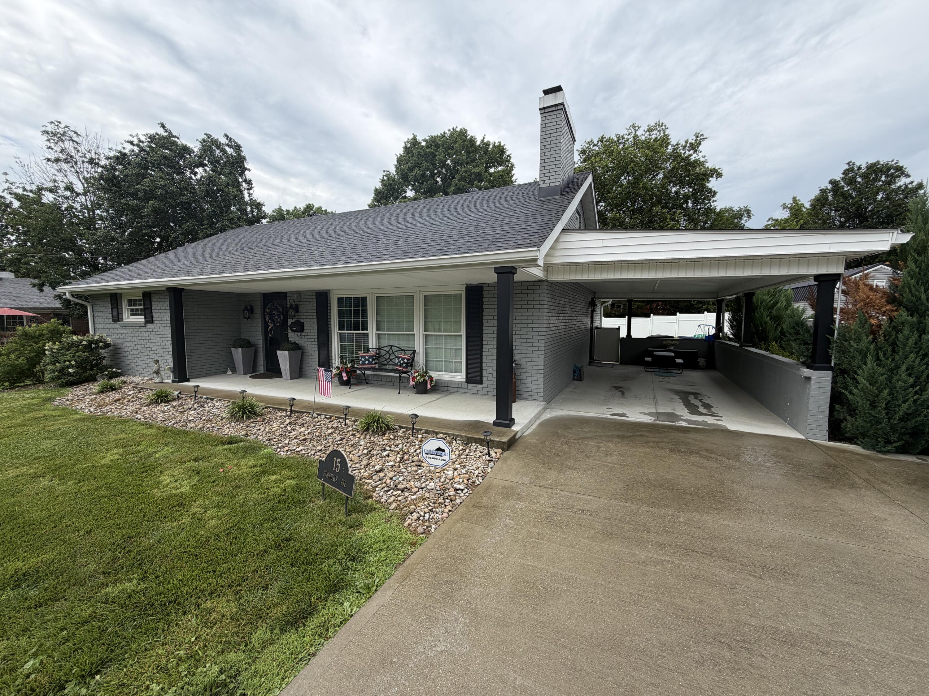 15 Moundale Avenue Property Photo 3
