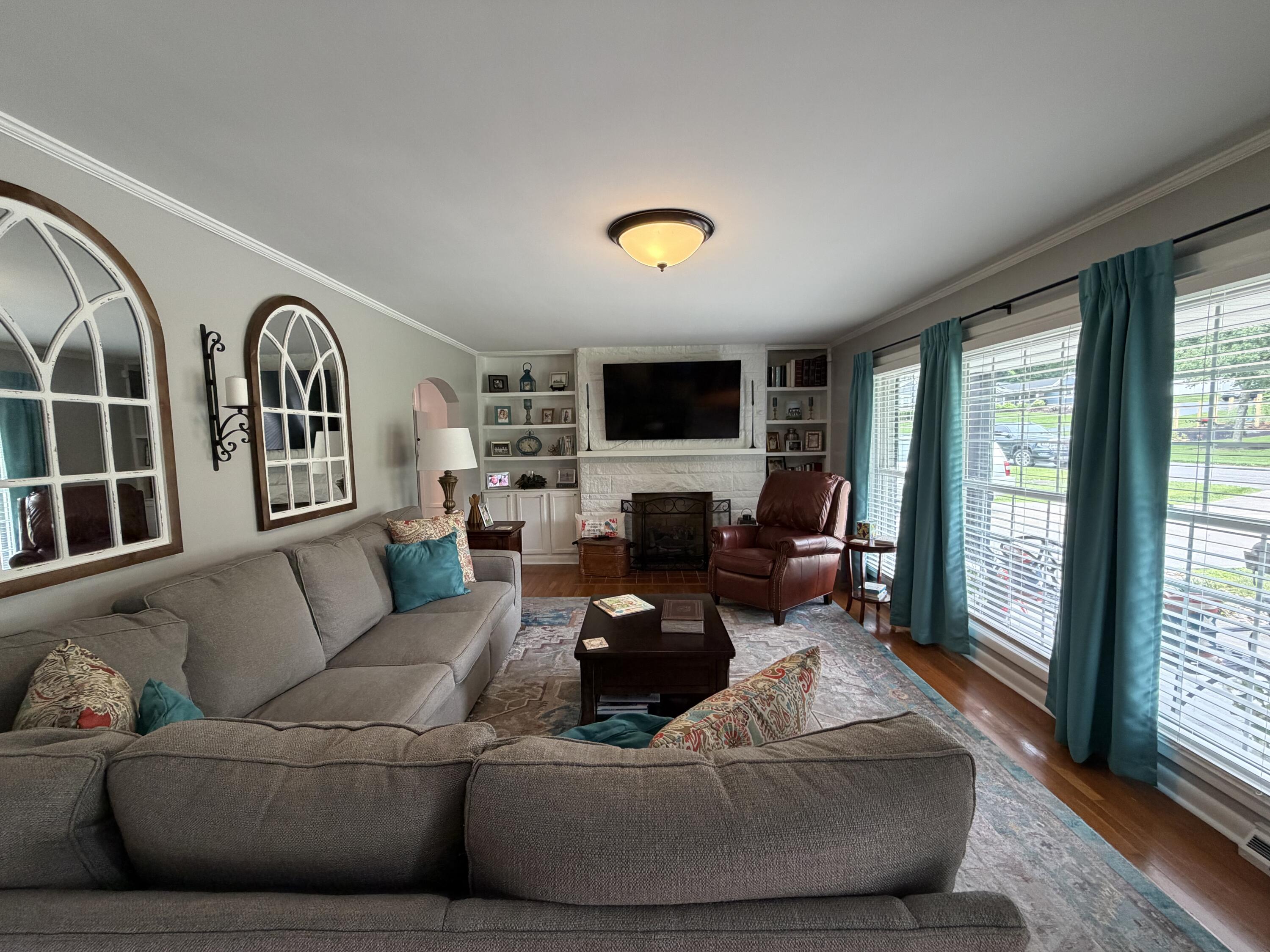15 Moundale Avenue Property Photo 7