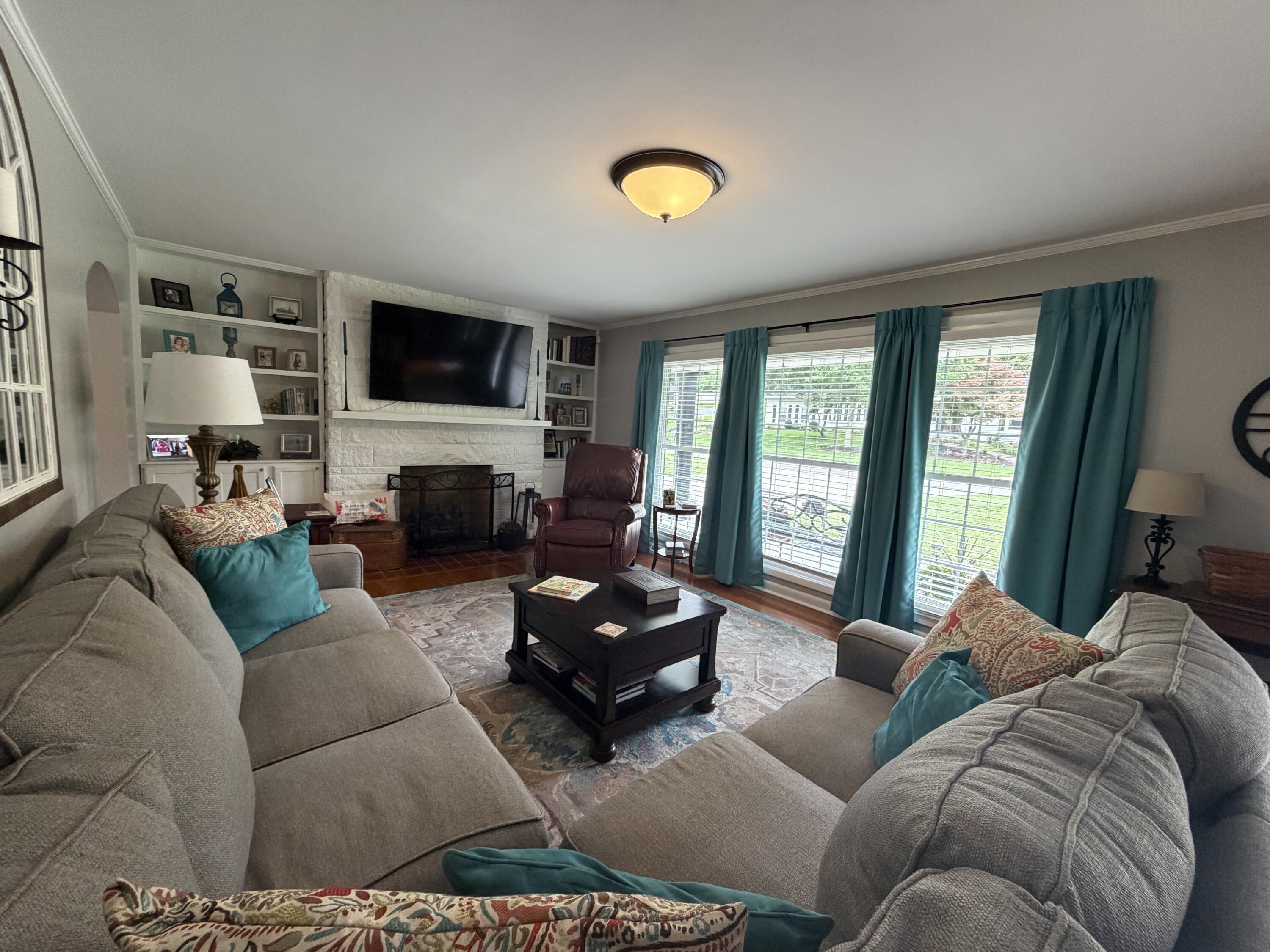 15 Moundale Avenue Property Photo 8