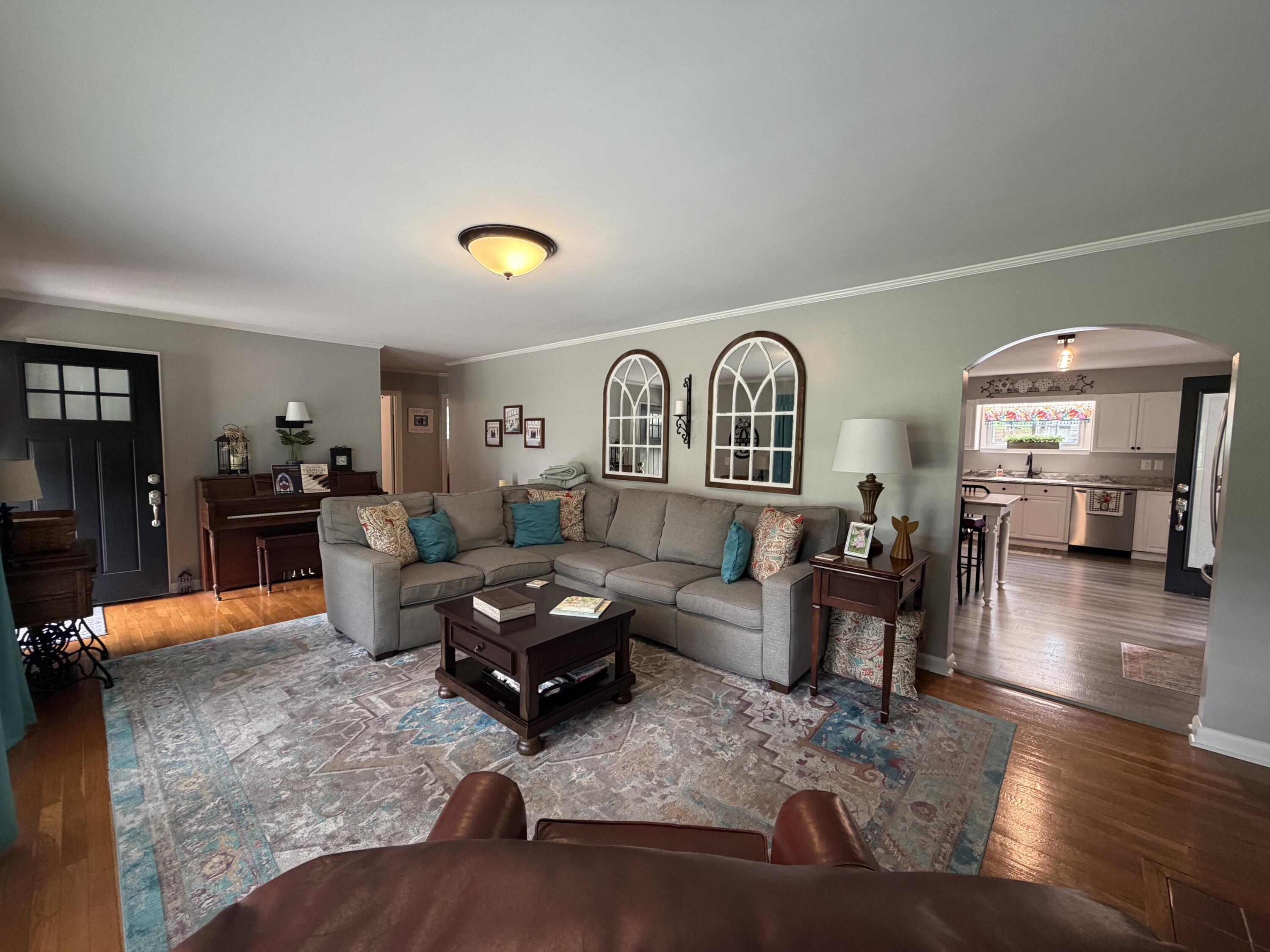 15 Moundale Avenue Property Photo 10