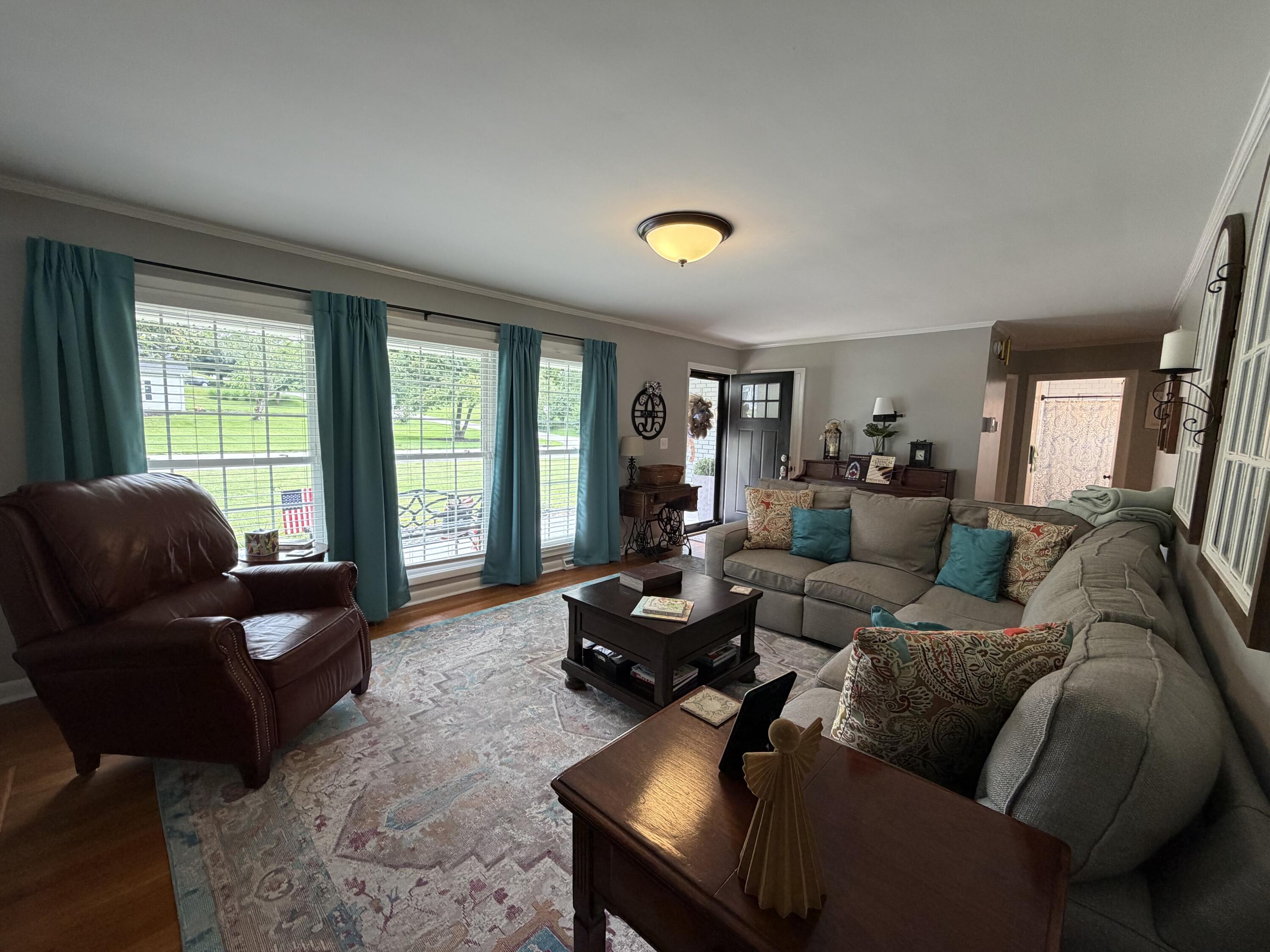 15 Moundale Avenue Property Photo 12