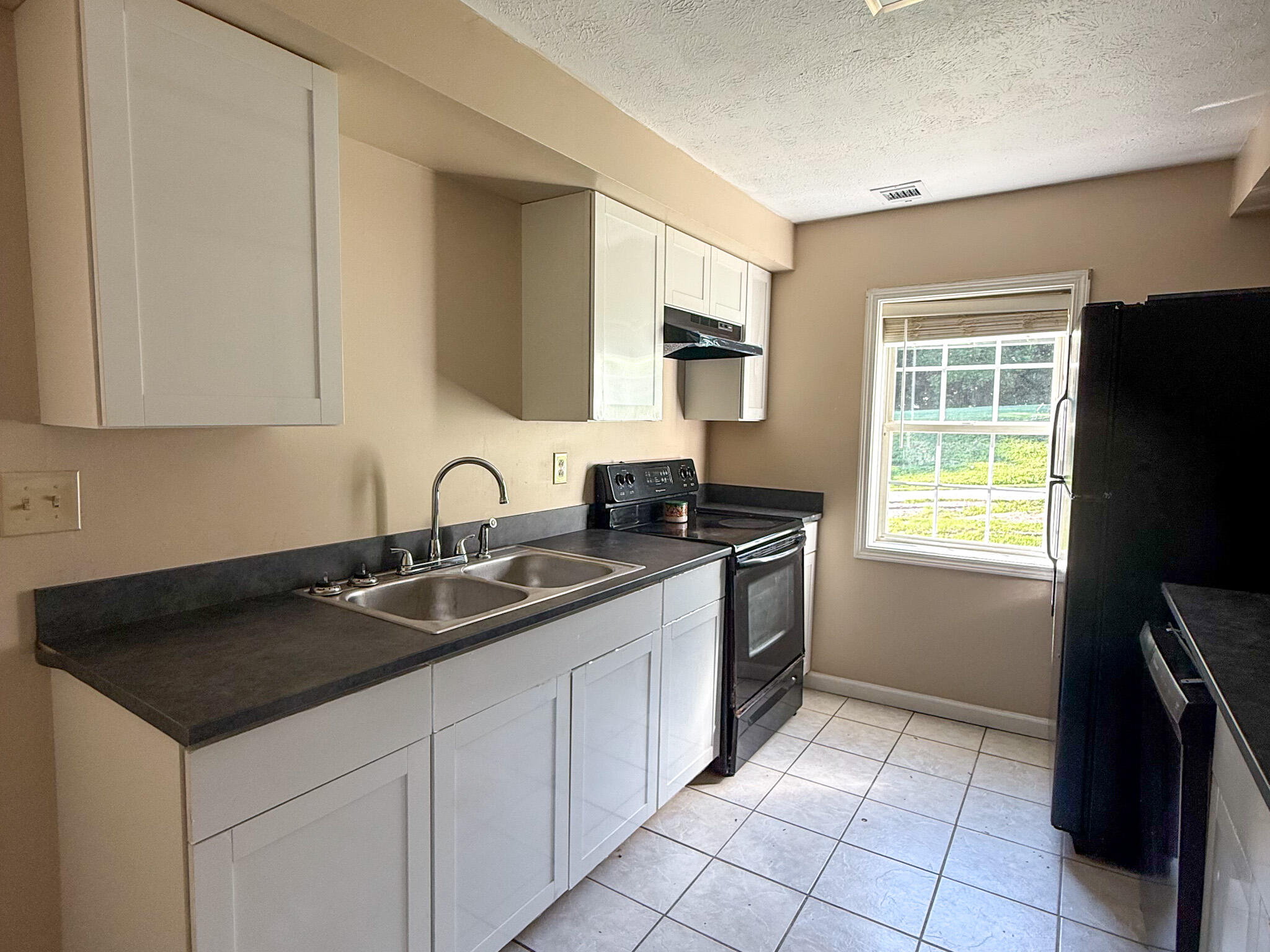 118 Langdon Street Property Photo 4
