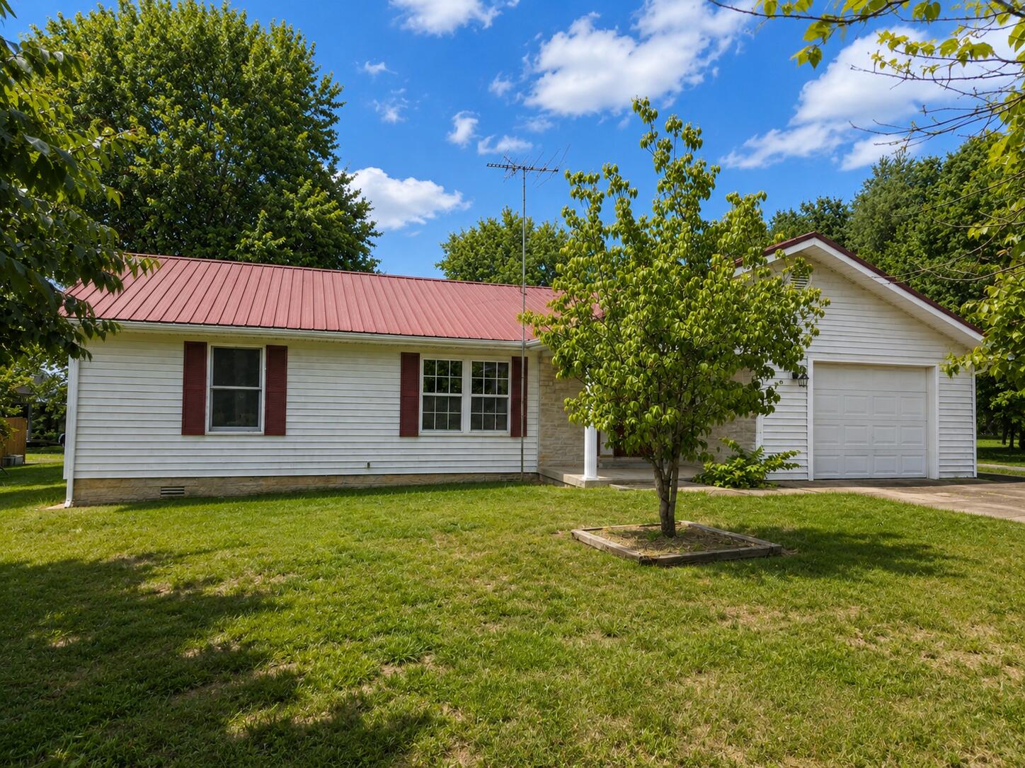 70 Dustin Lane Property Photo 1