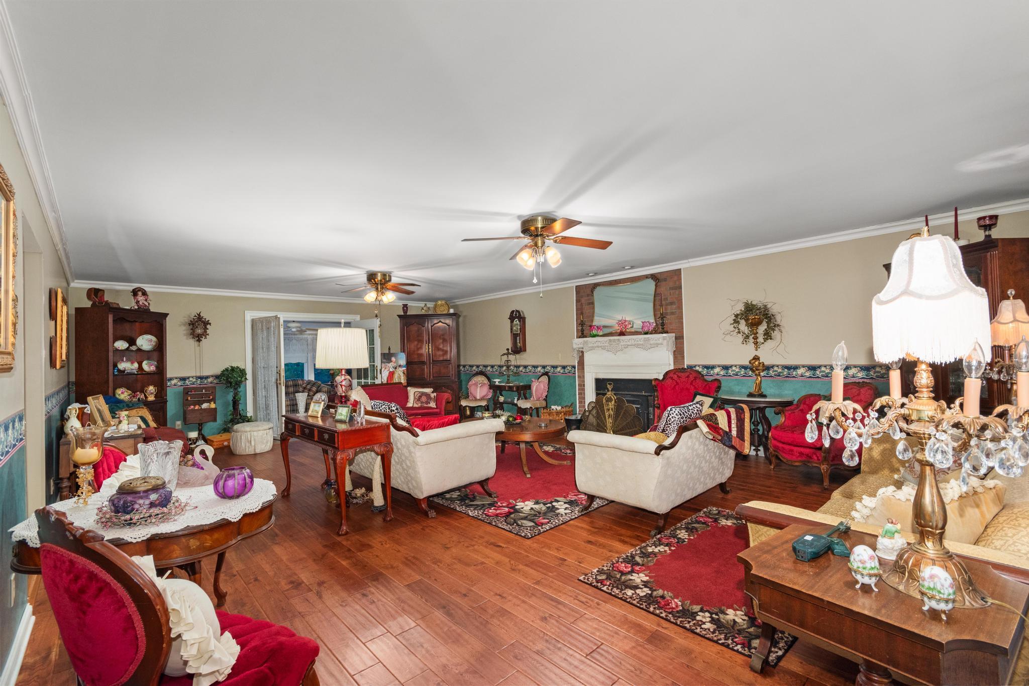 225 Blue Springs Boulevard Property Photo 11