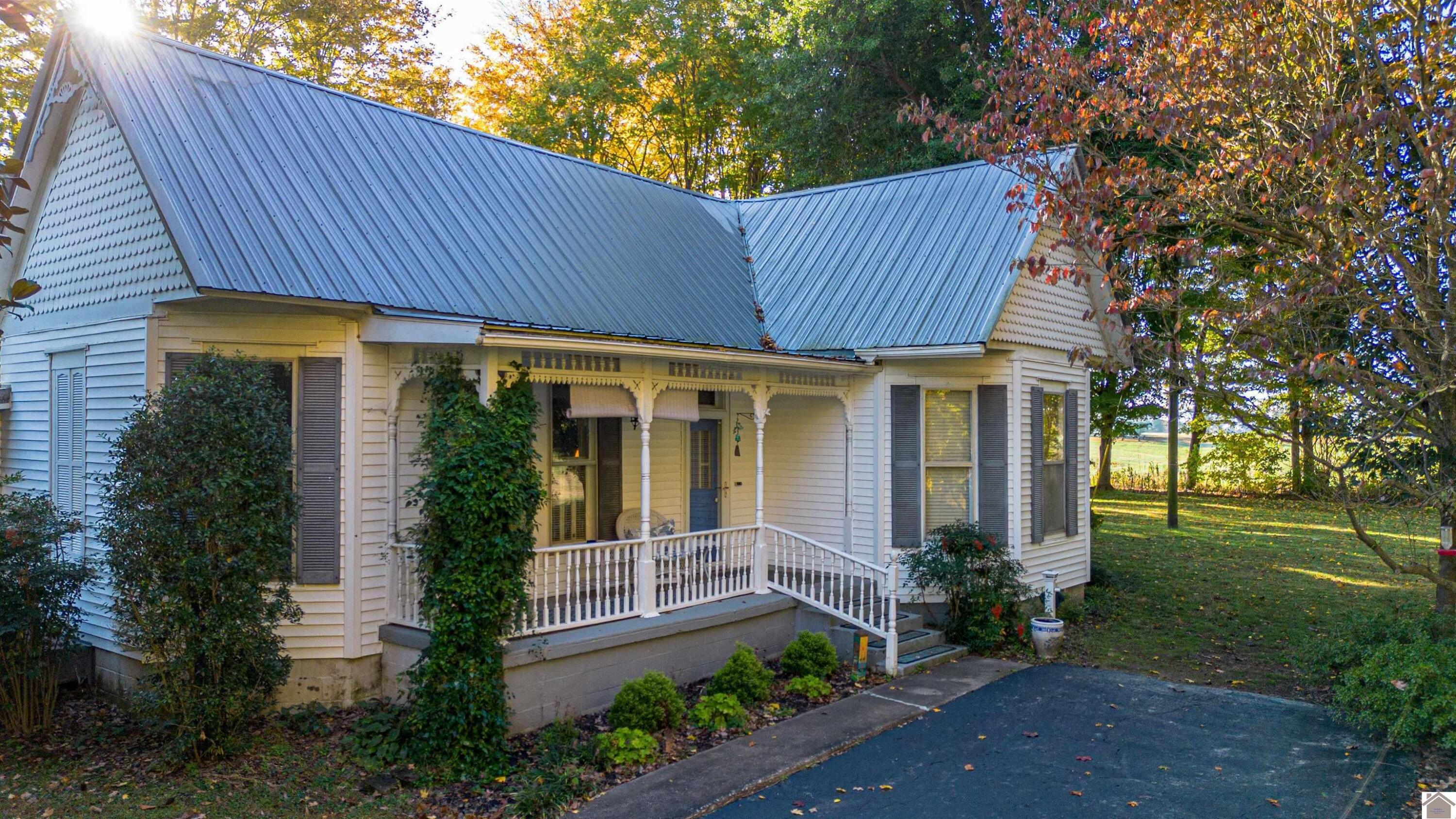 796 State Route 1772 Property Photo 2