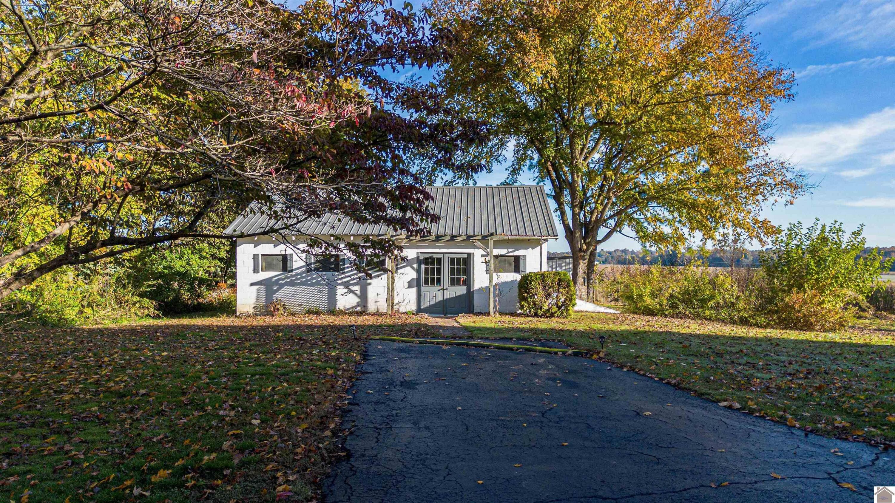 796 State Route 1772 Property Photo 32
