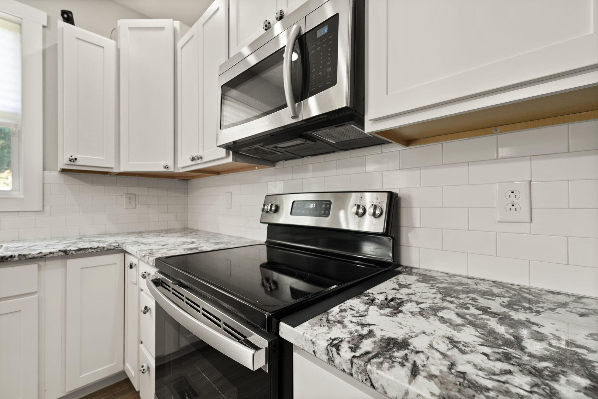 509 Old Midland Trail Property Photo 8