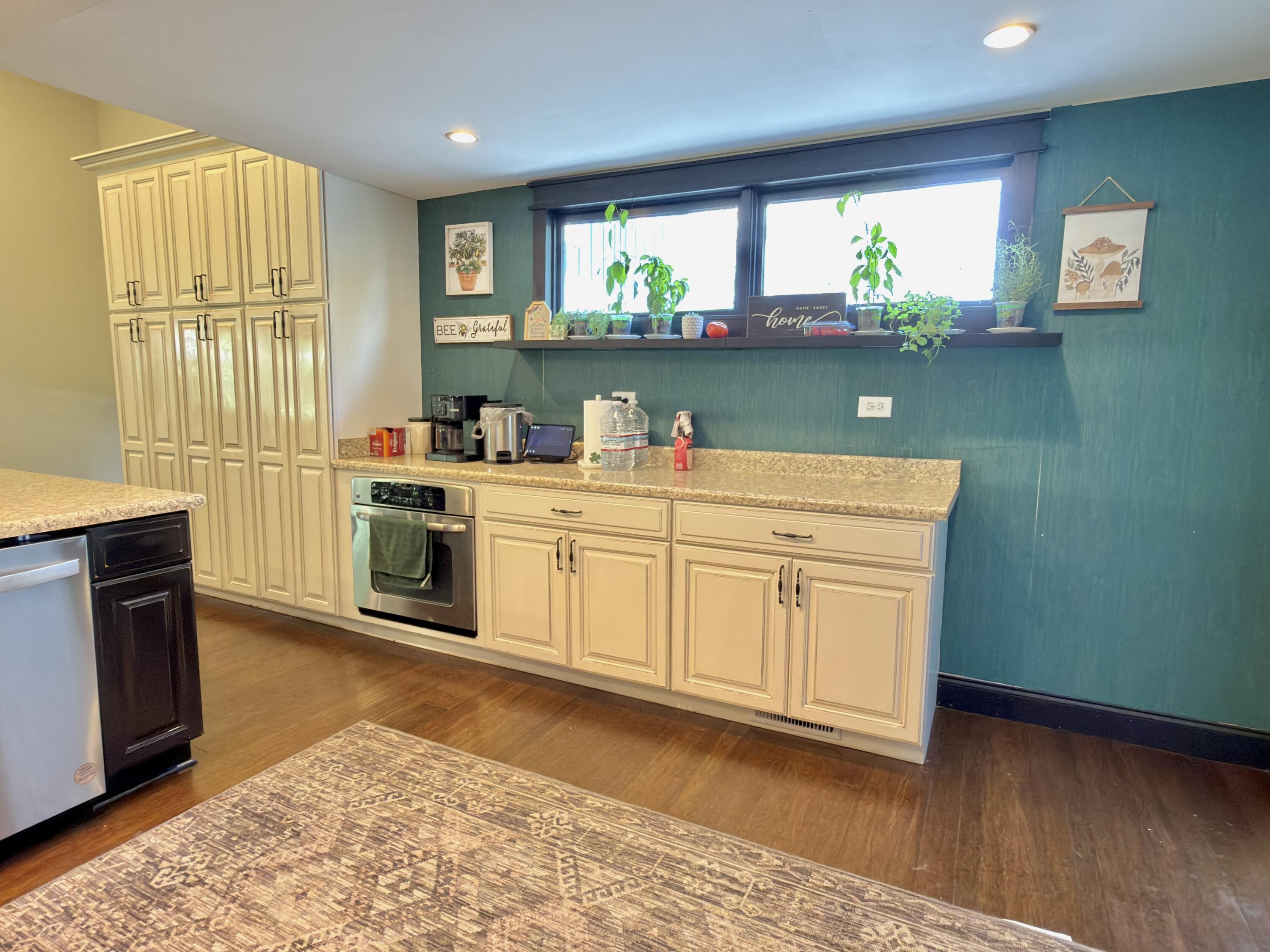75 Hickory Hill Drive Property Photo 10