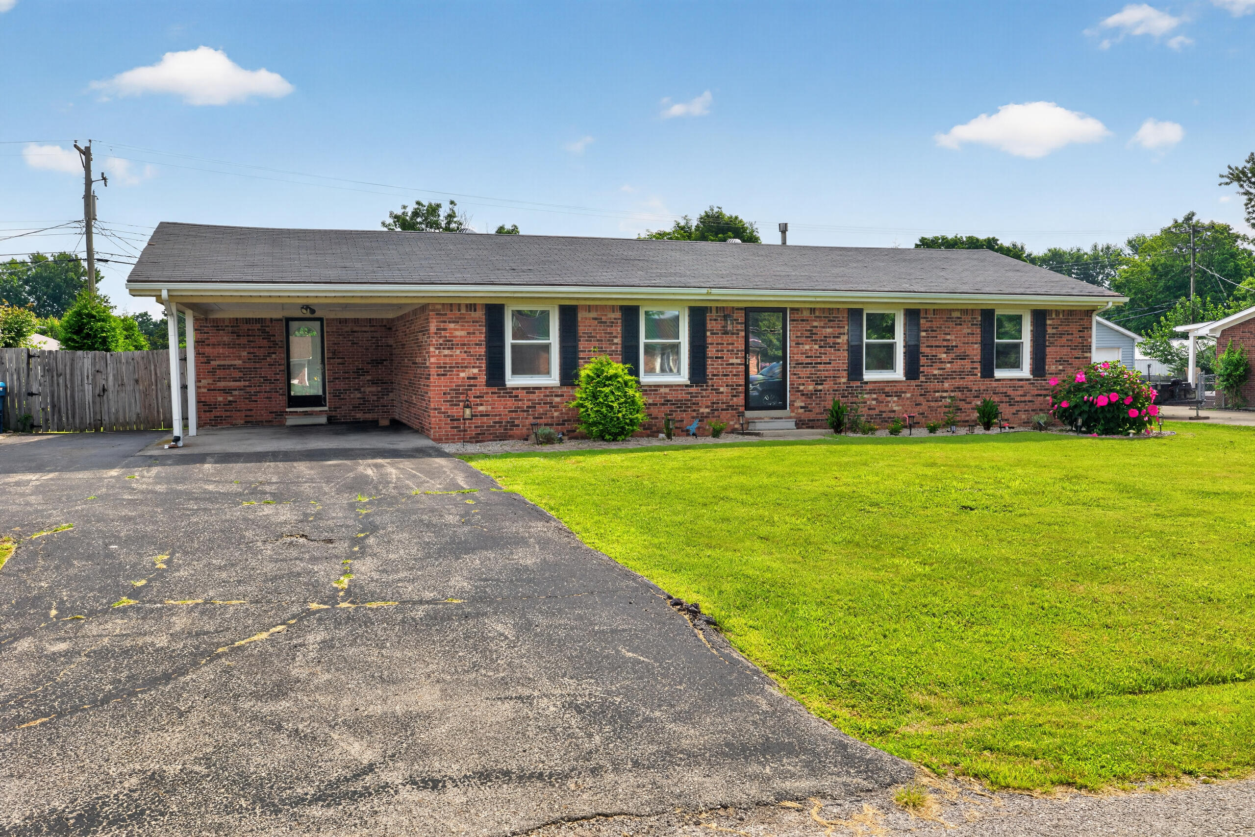 307 Sunset Drive Property Photo 2