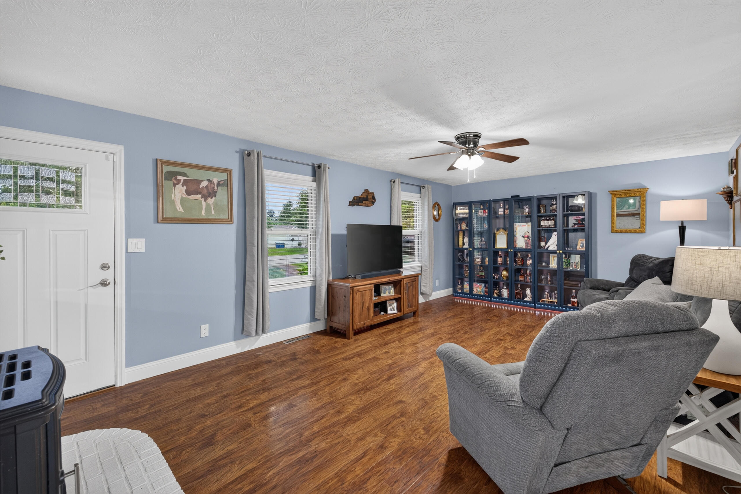 307 Sunset Drive Property Photo 5