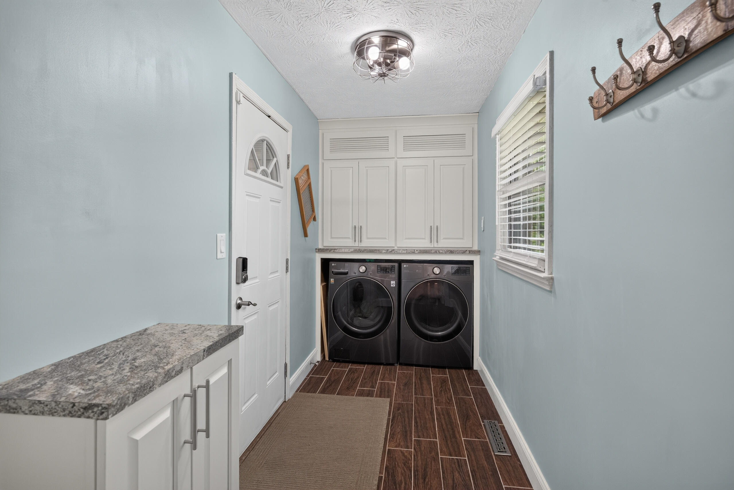 307 Sunset Drive Property Photo 16