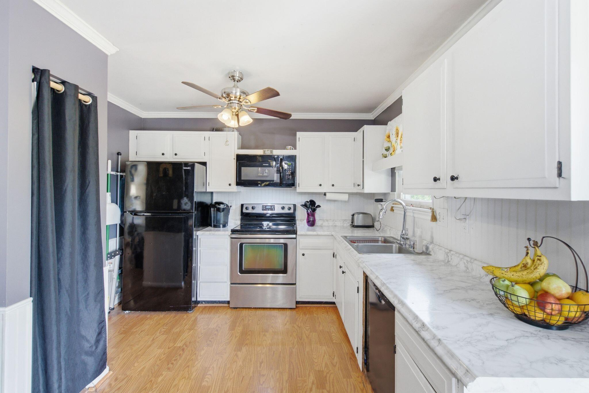 3633 Sundart Drive Property Photo 13