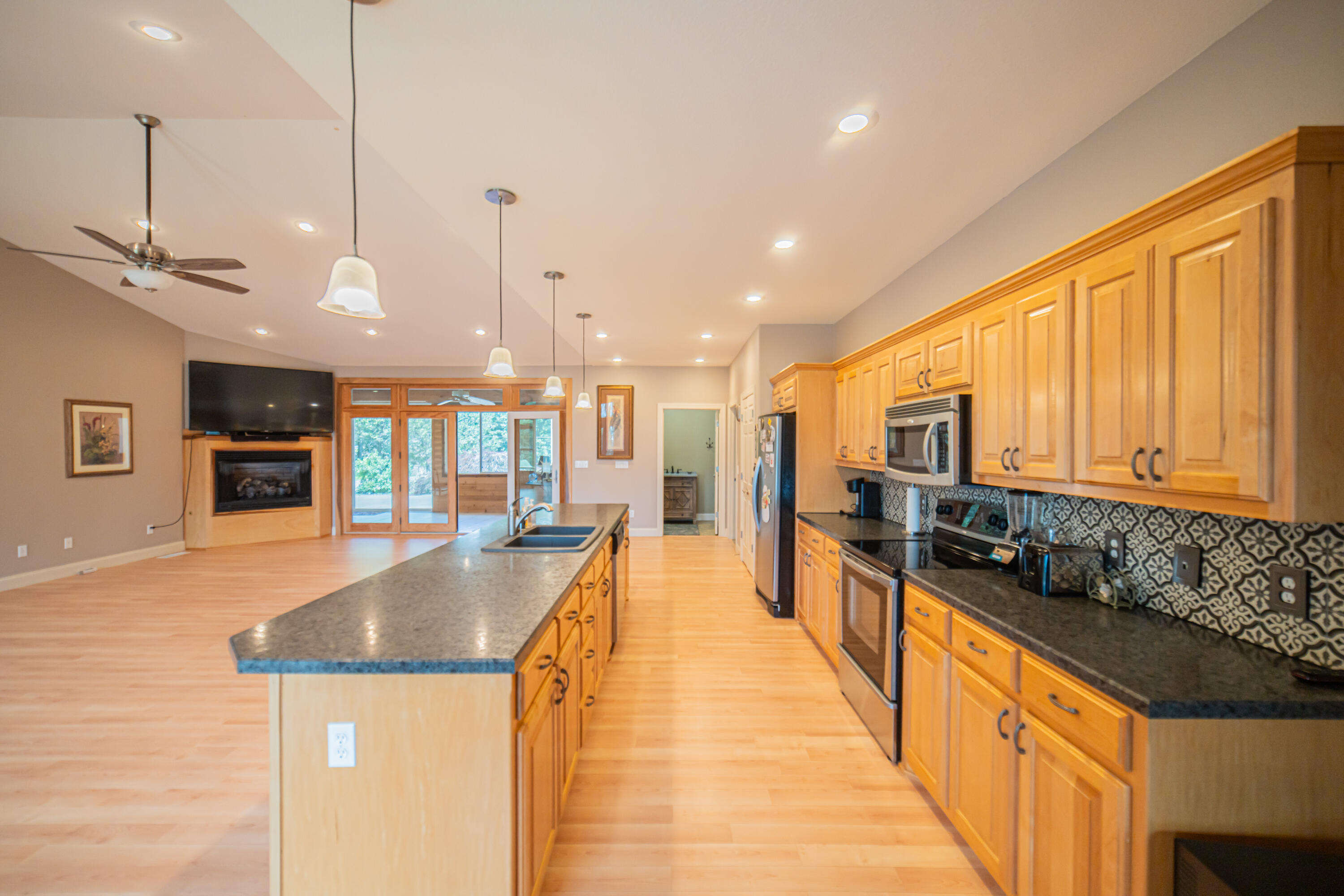 237 Knottingham Drive Property Photo 3