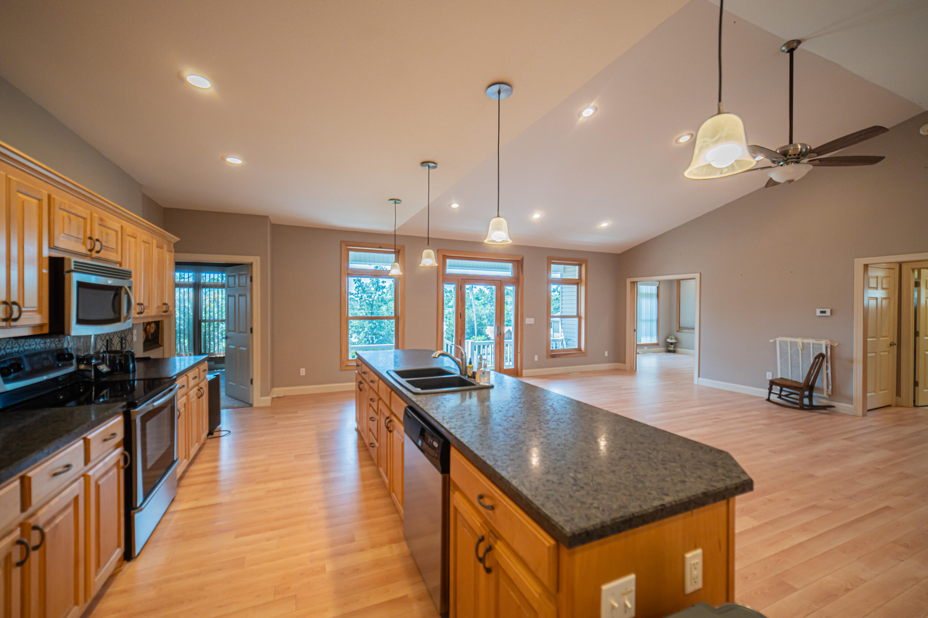 237 Knottingham Drive Property Photo 4