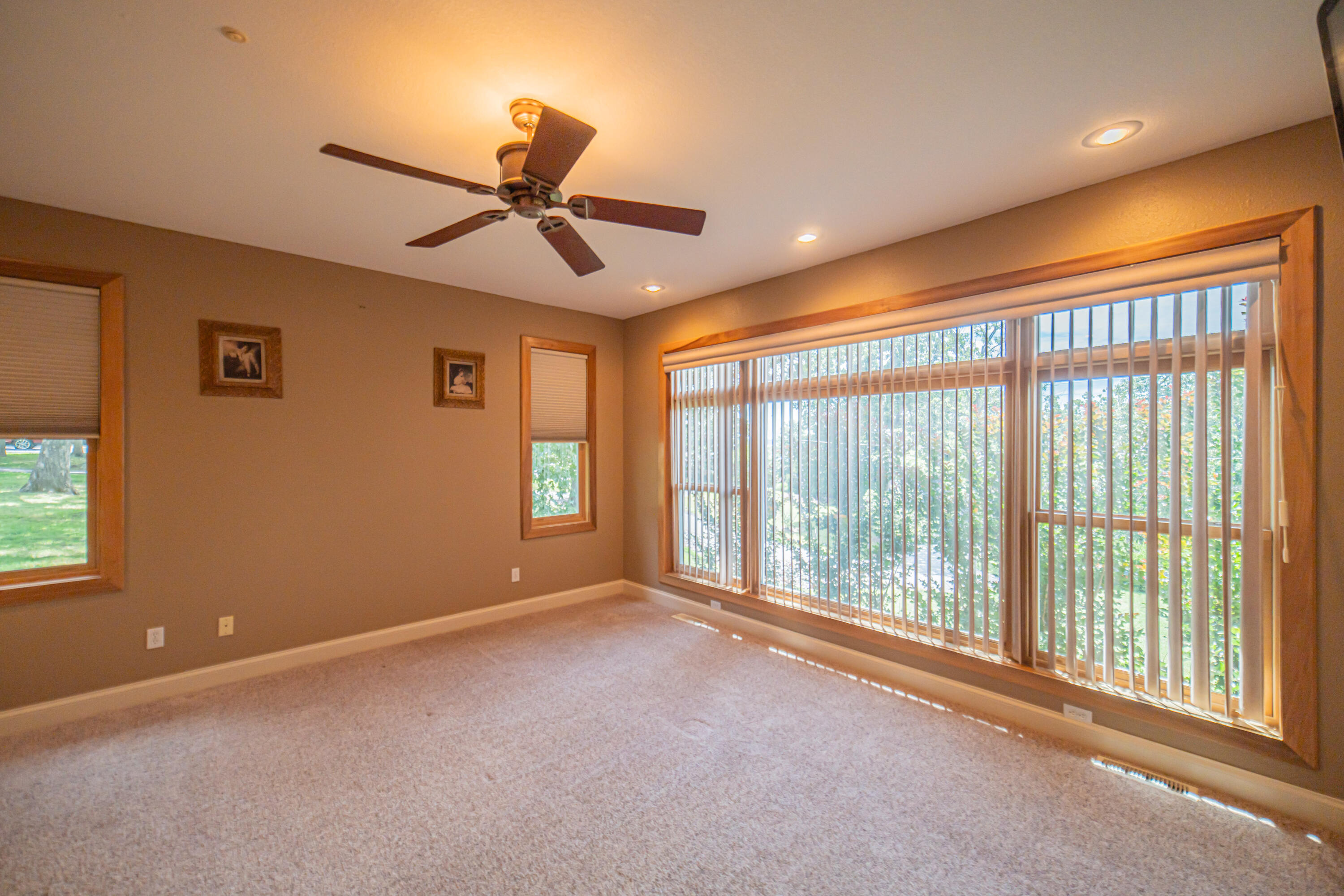 237 Knottingham Drive Property Photo 7