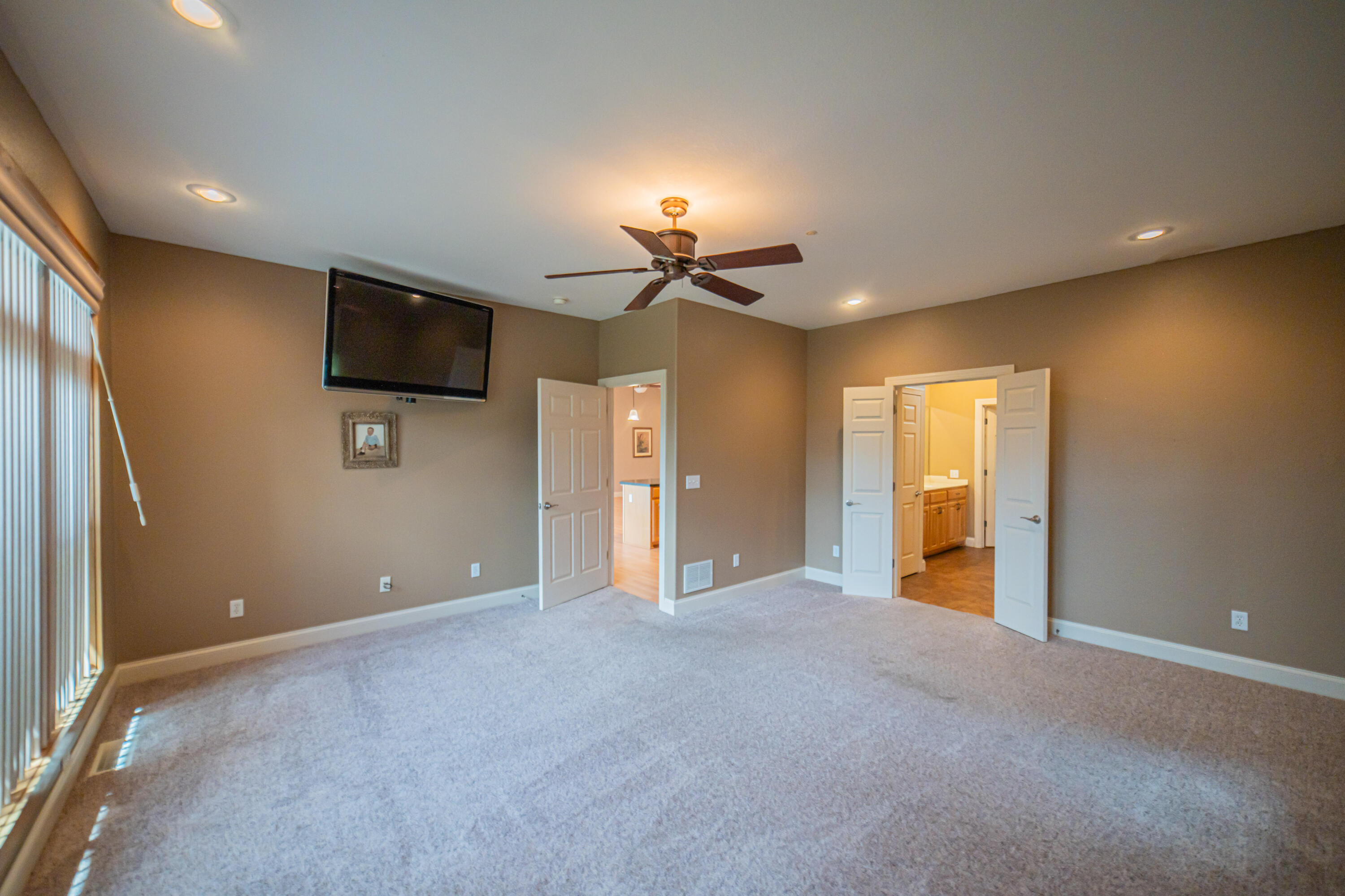 237 Knottingham Drive Property Photo 9