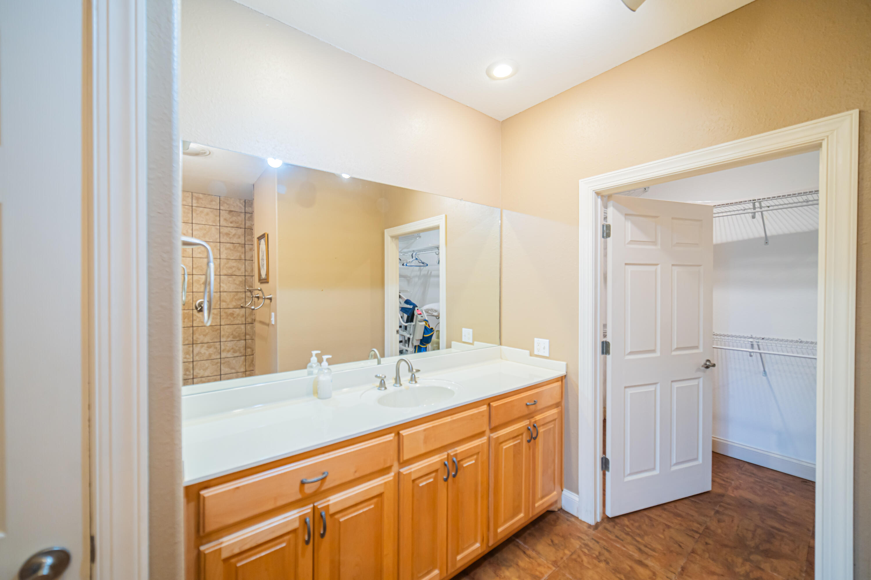 237 Knottingham Drive Property Photo 10