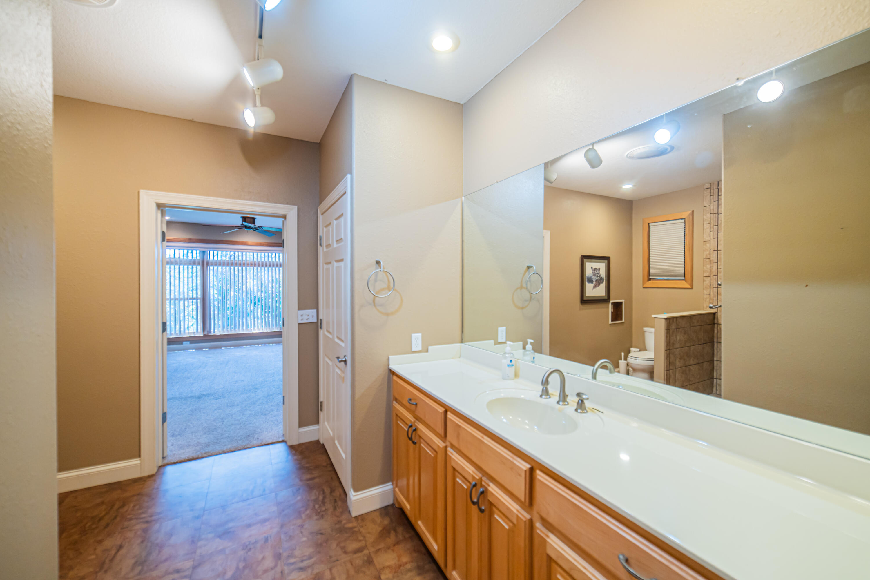 237 Knottingham Drive Property Photo 11