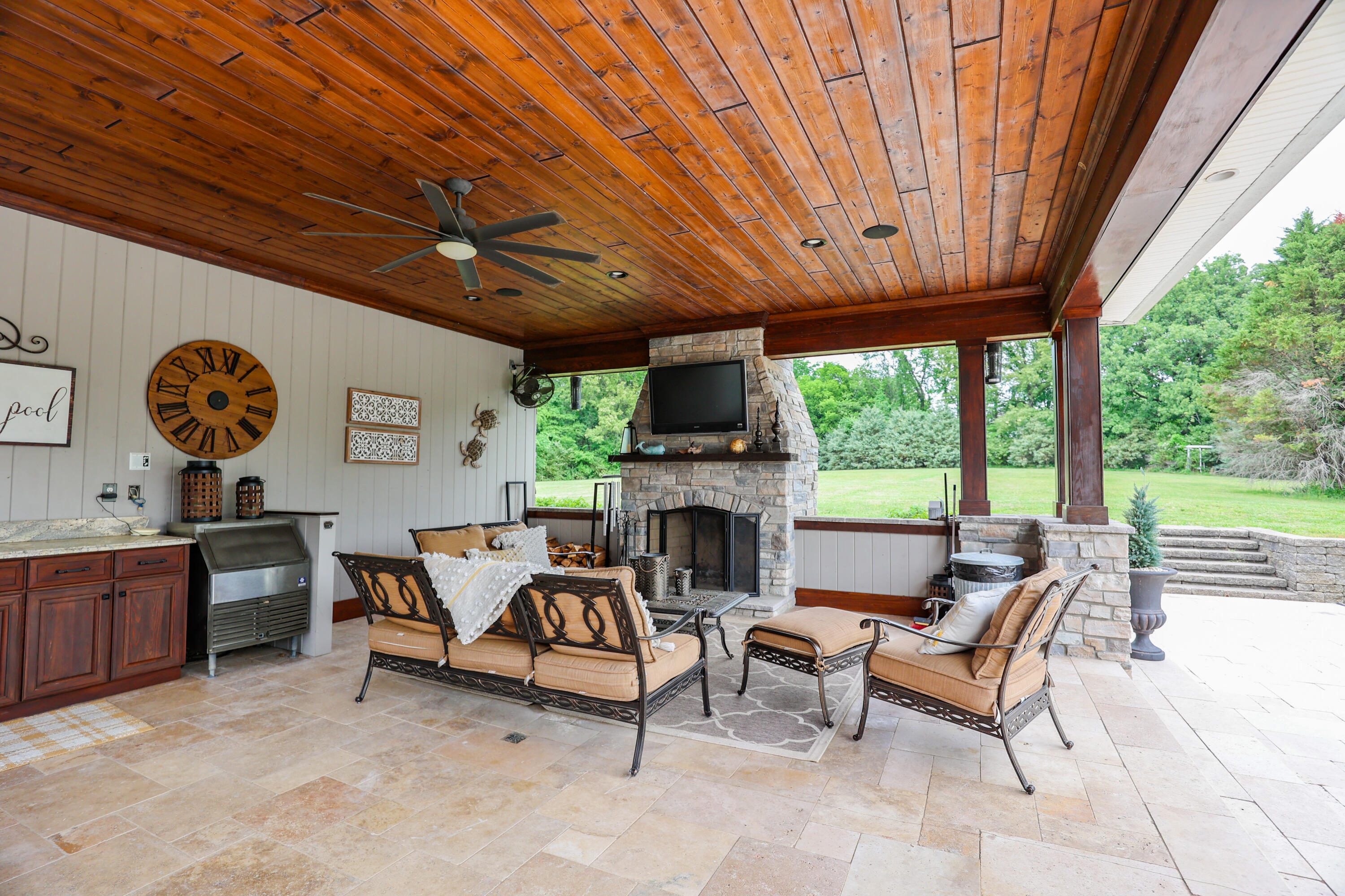 4001 Clinton Road Property Photo 10