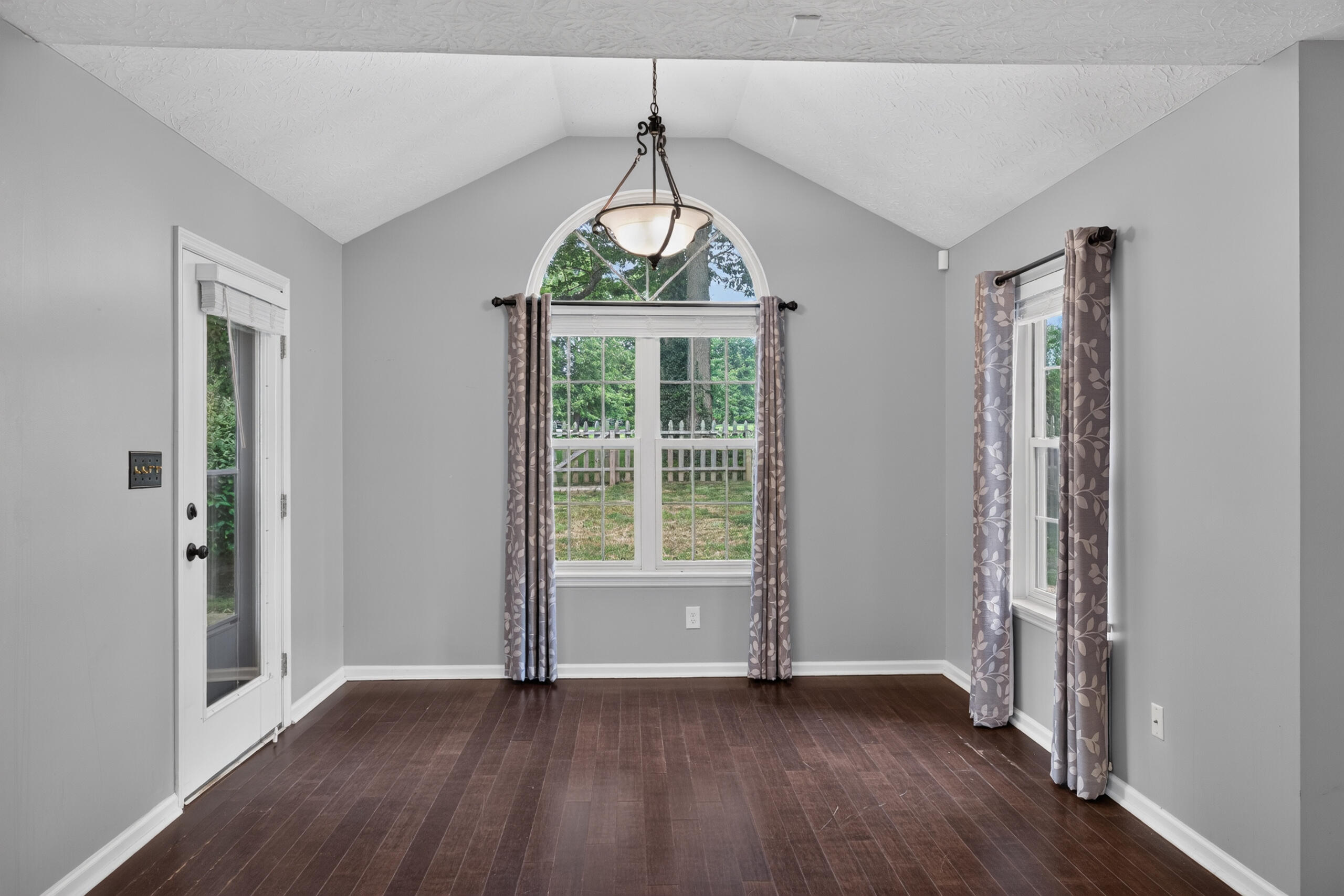 1209 Morning Side Drive Property Photo 6