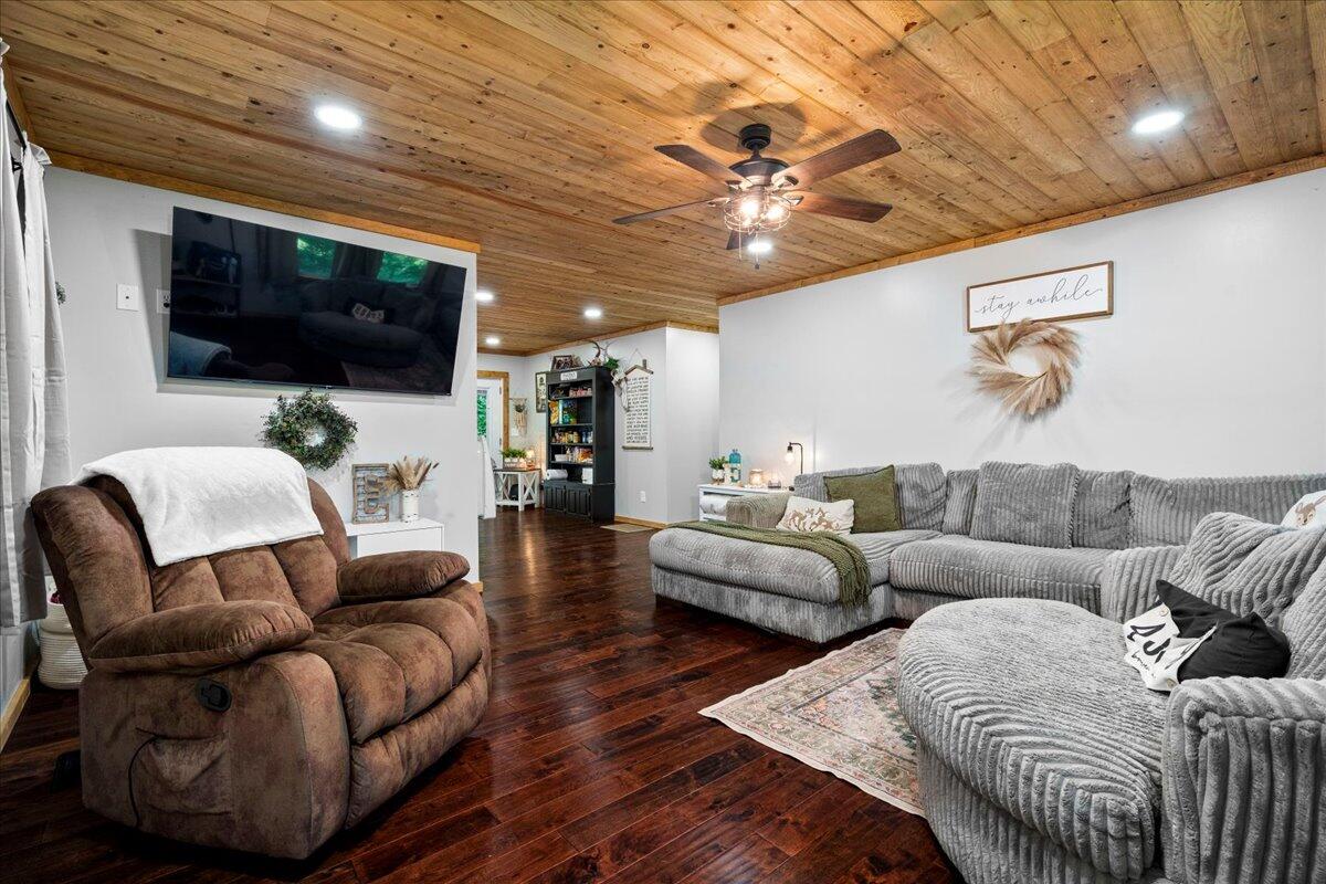 1820 N Fork Road Property Photo 6