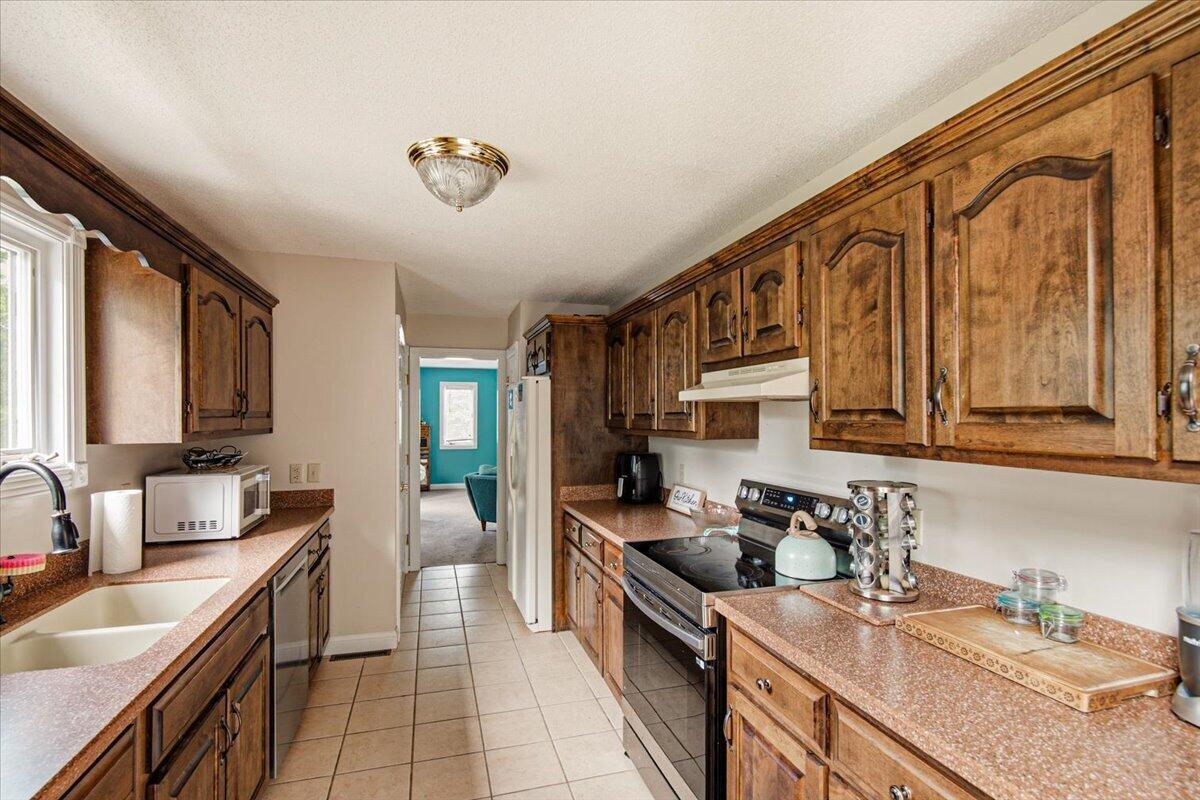 92 Skyview Drive Property Photo 5