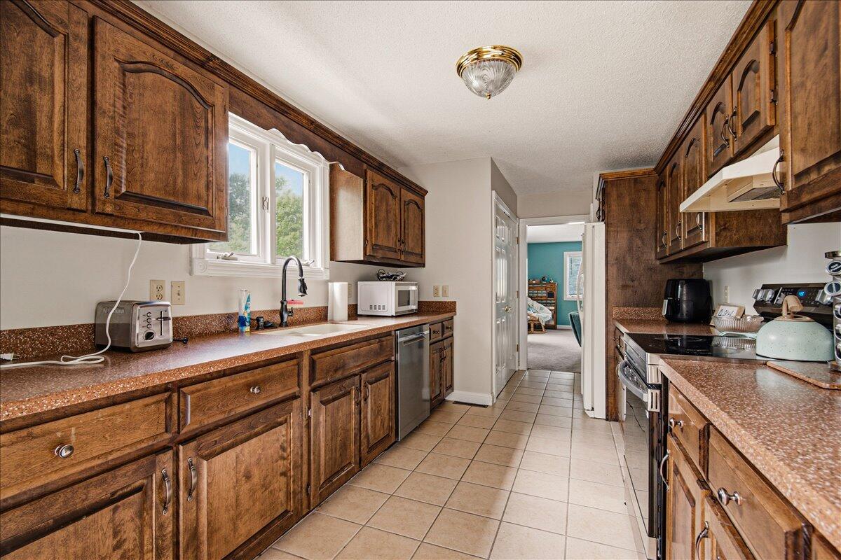 92 Skyview Drive Property Photo 6