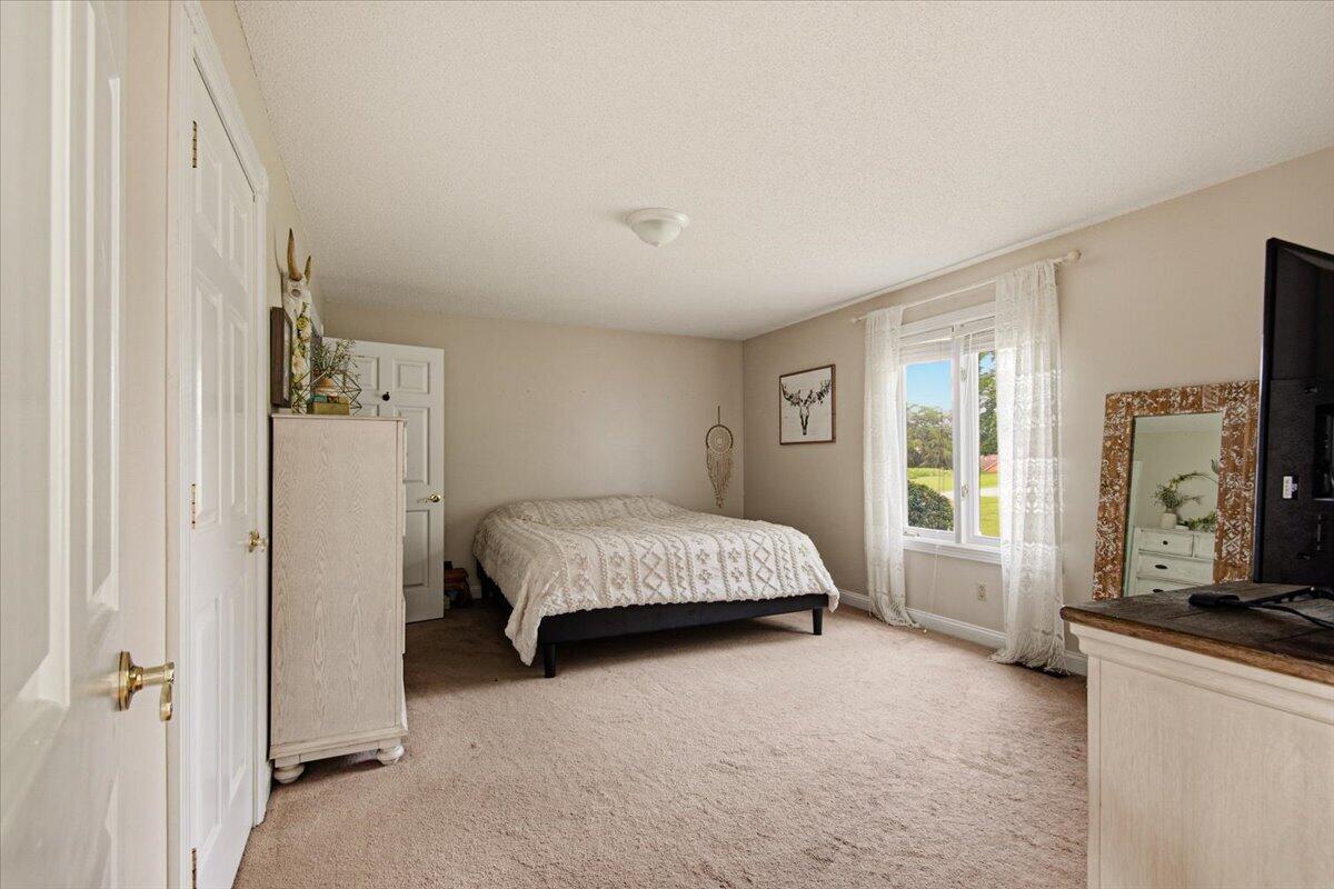 92 Skyview Drive Property Photo 7