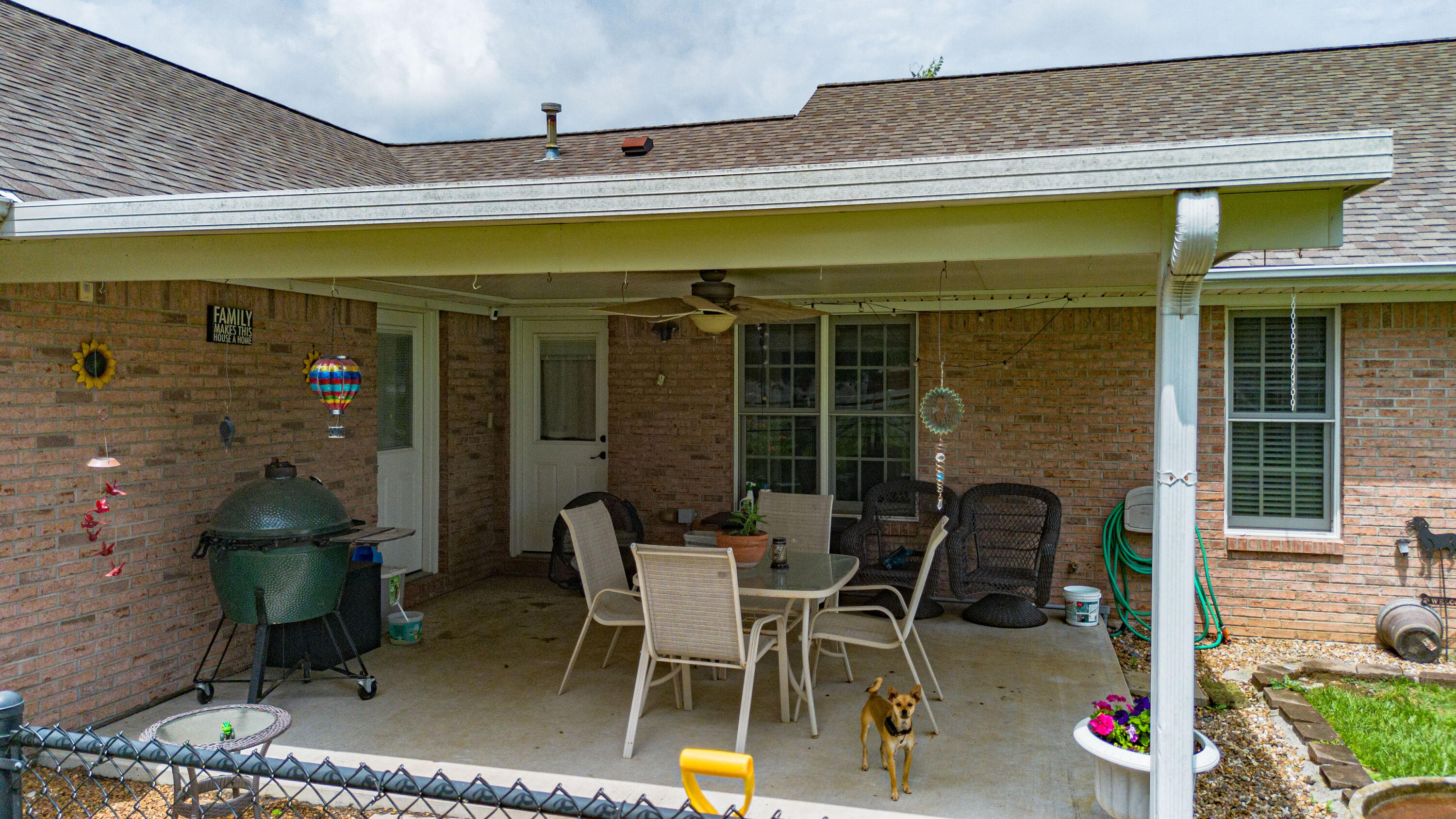 211 Larkspur Lane Property Photo 7