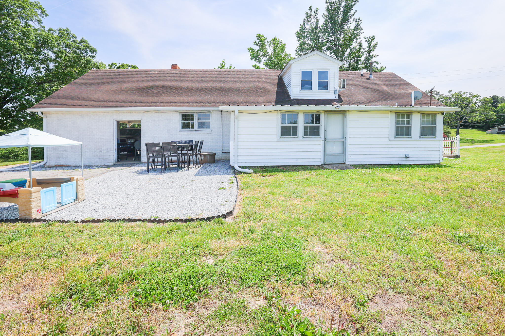 1763 Dogtown Road Property Photo 6