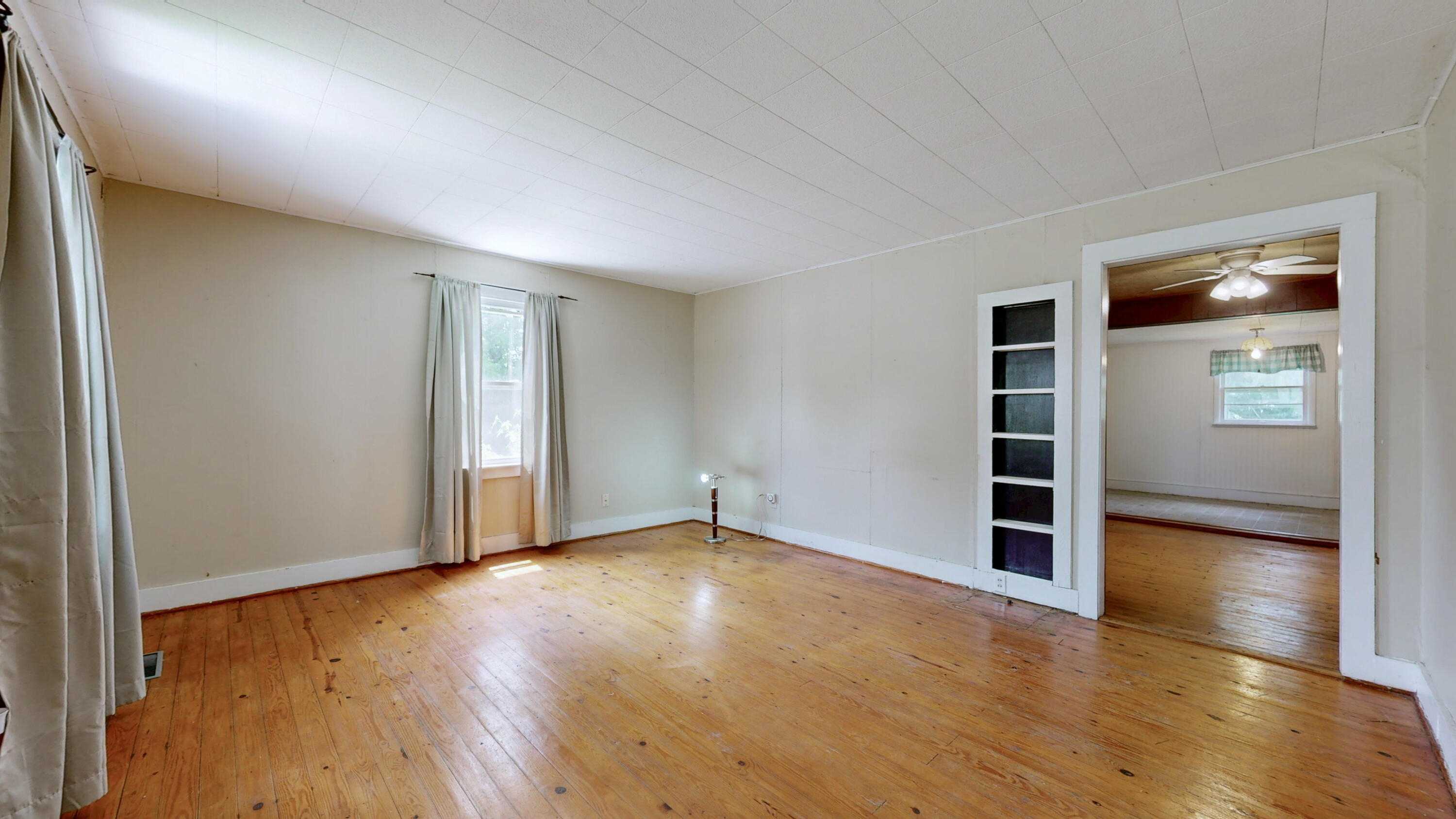 1681 Old Frankfort Road Property Photo 2