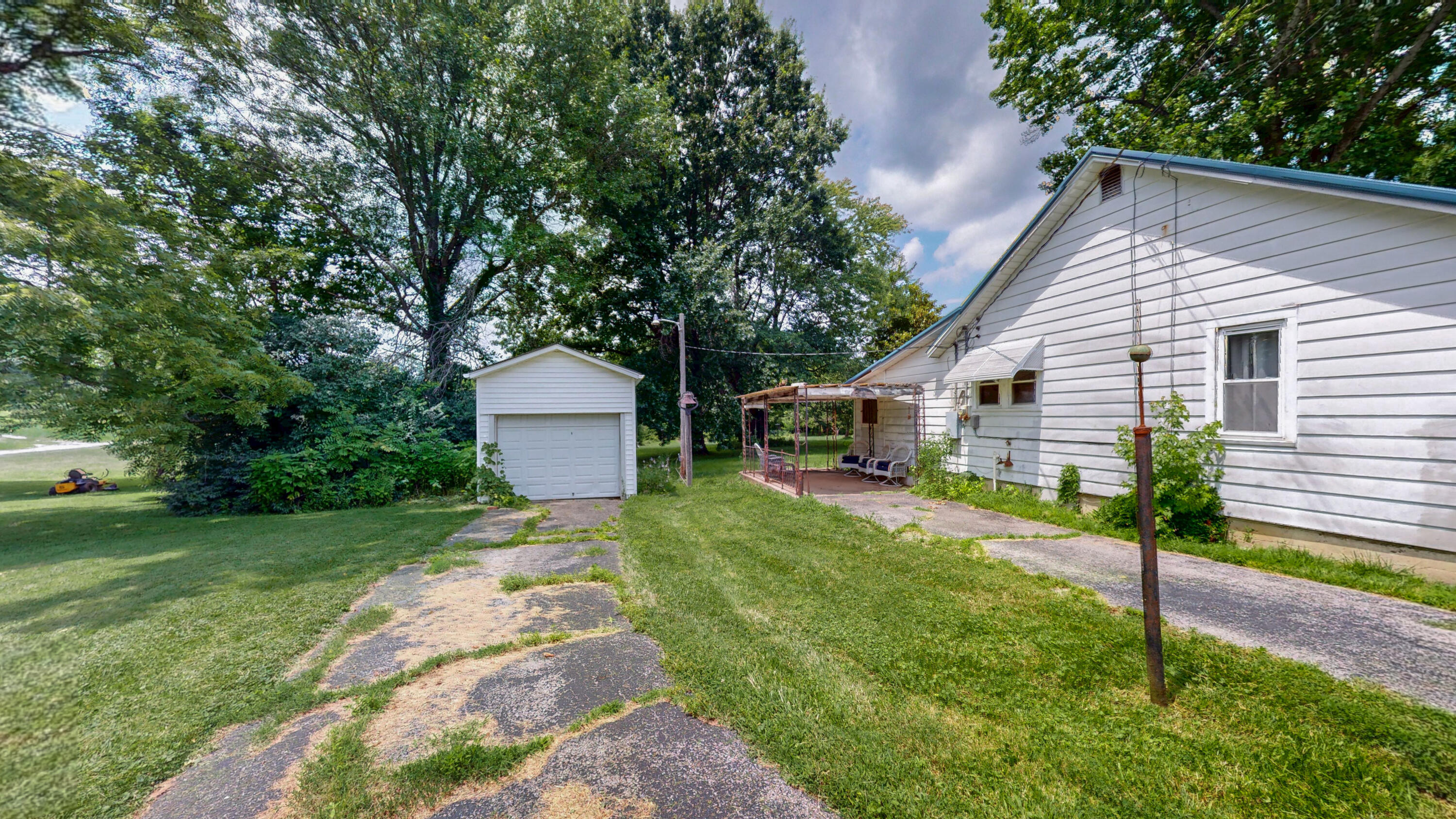 1681 Old Frankfort Road Property Photo 7