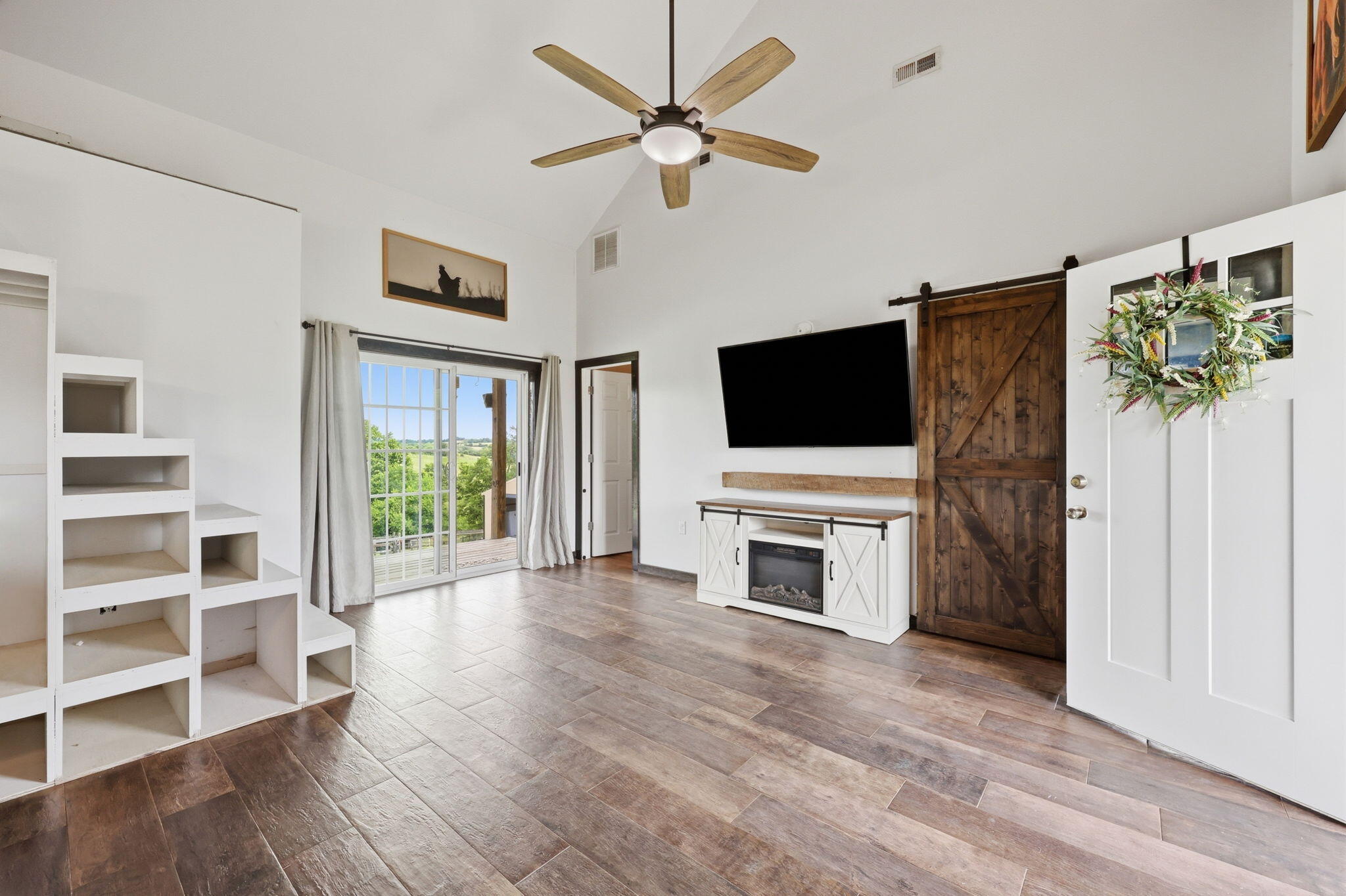 6888 Bybee Road Property Photo 4