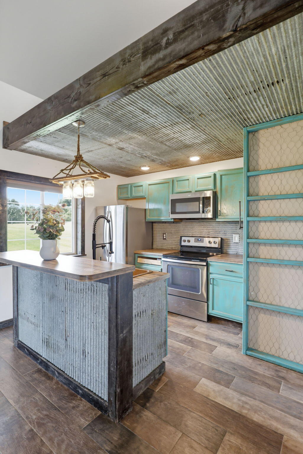 6888 Bybee Road Property Photo 8