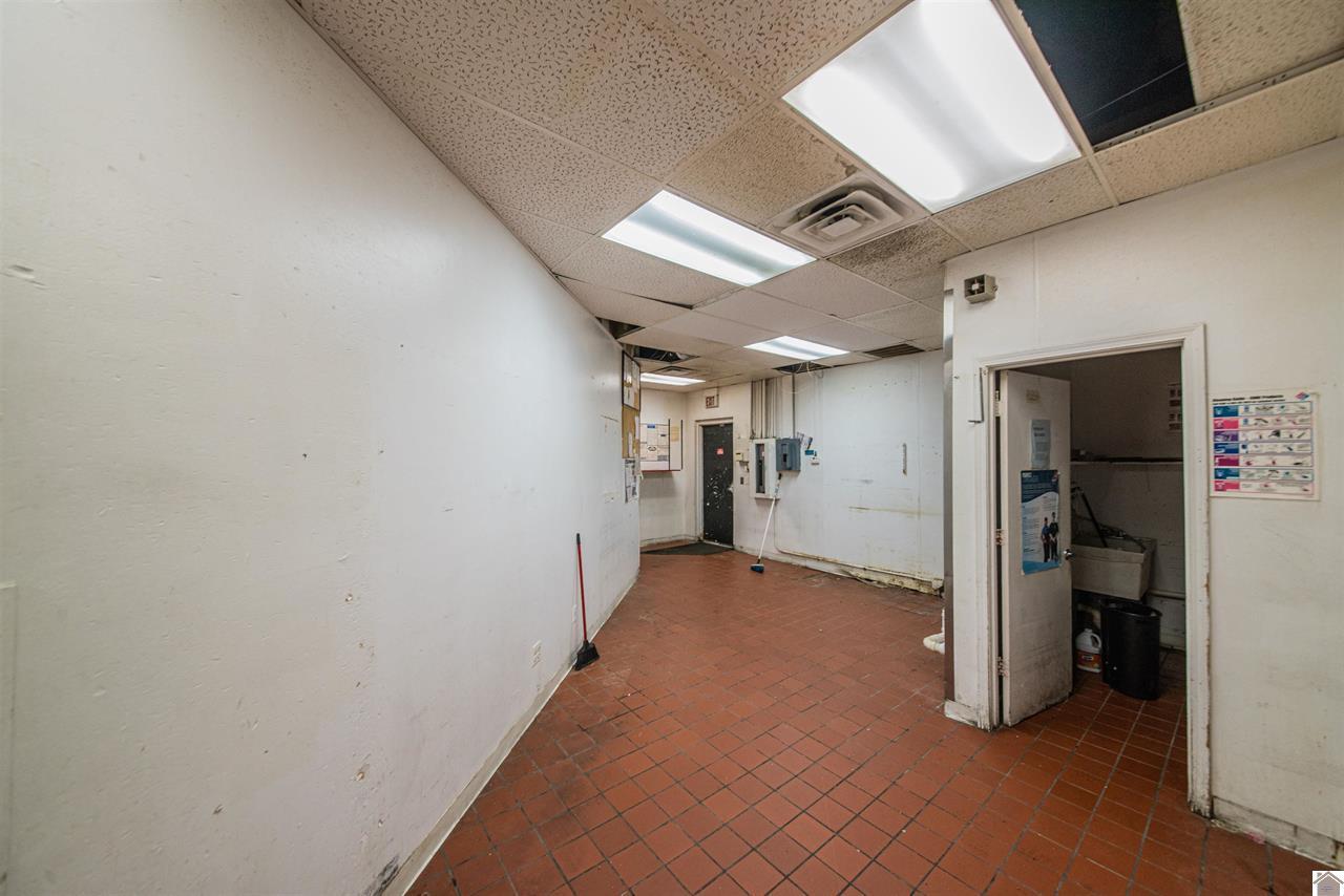 3240 Lone Oak Road Suite D Property Photo 25