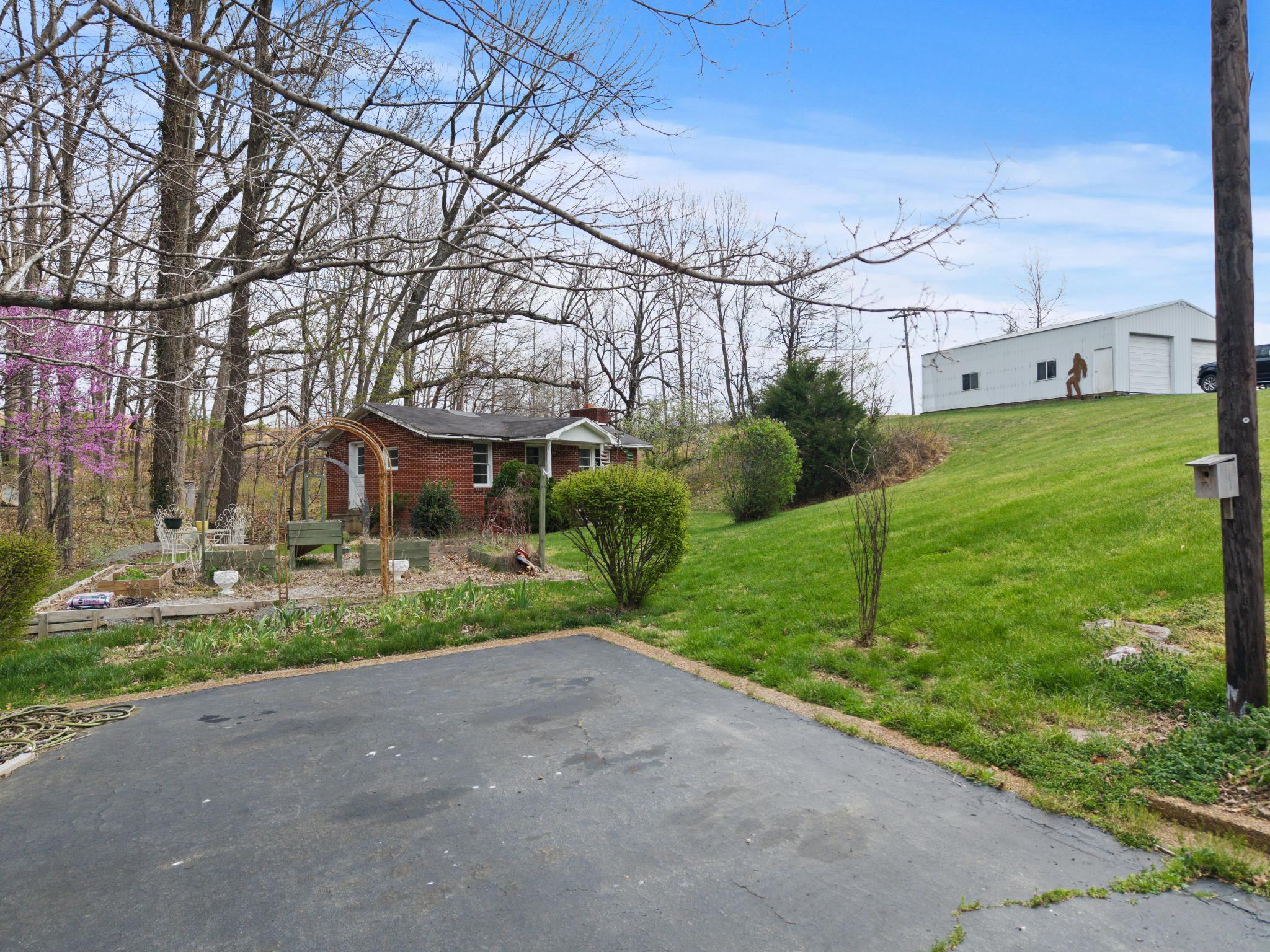 97 State Route 810 Property Photo 37
