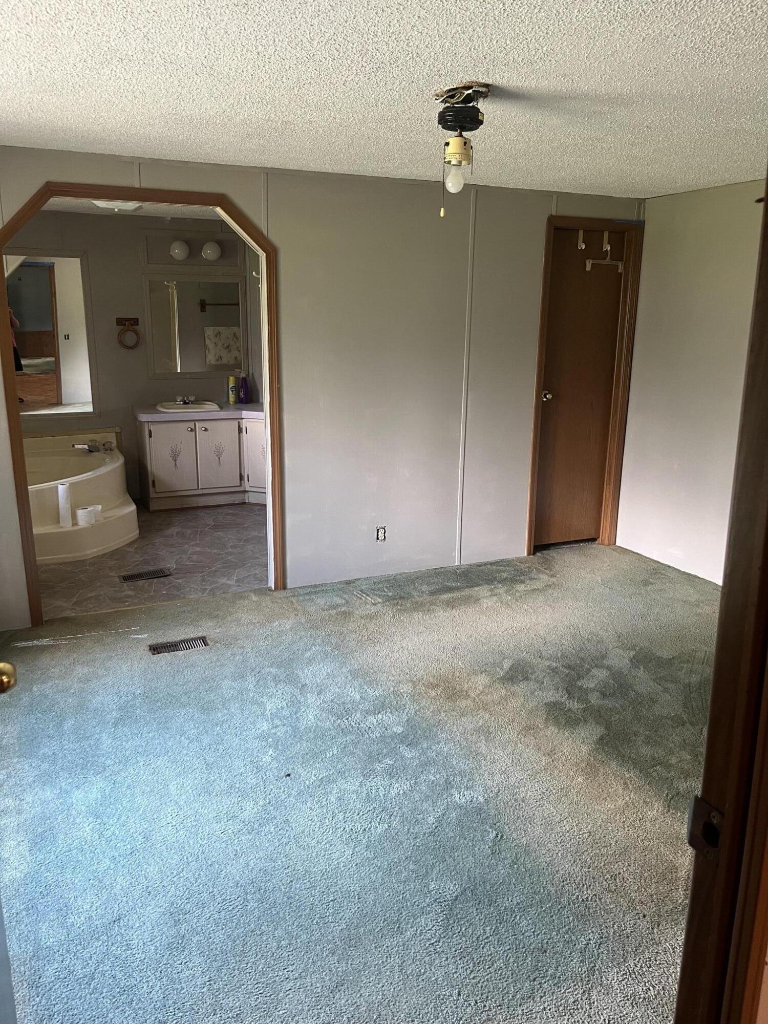 42 Sills Lane Property Photo 6