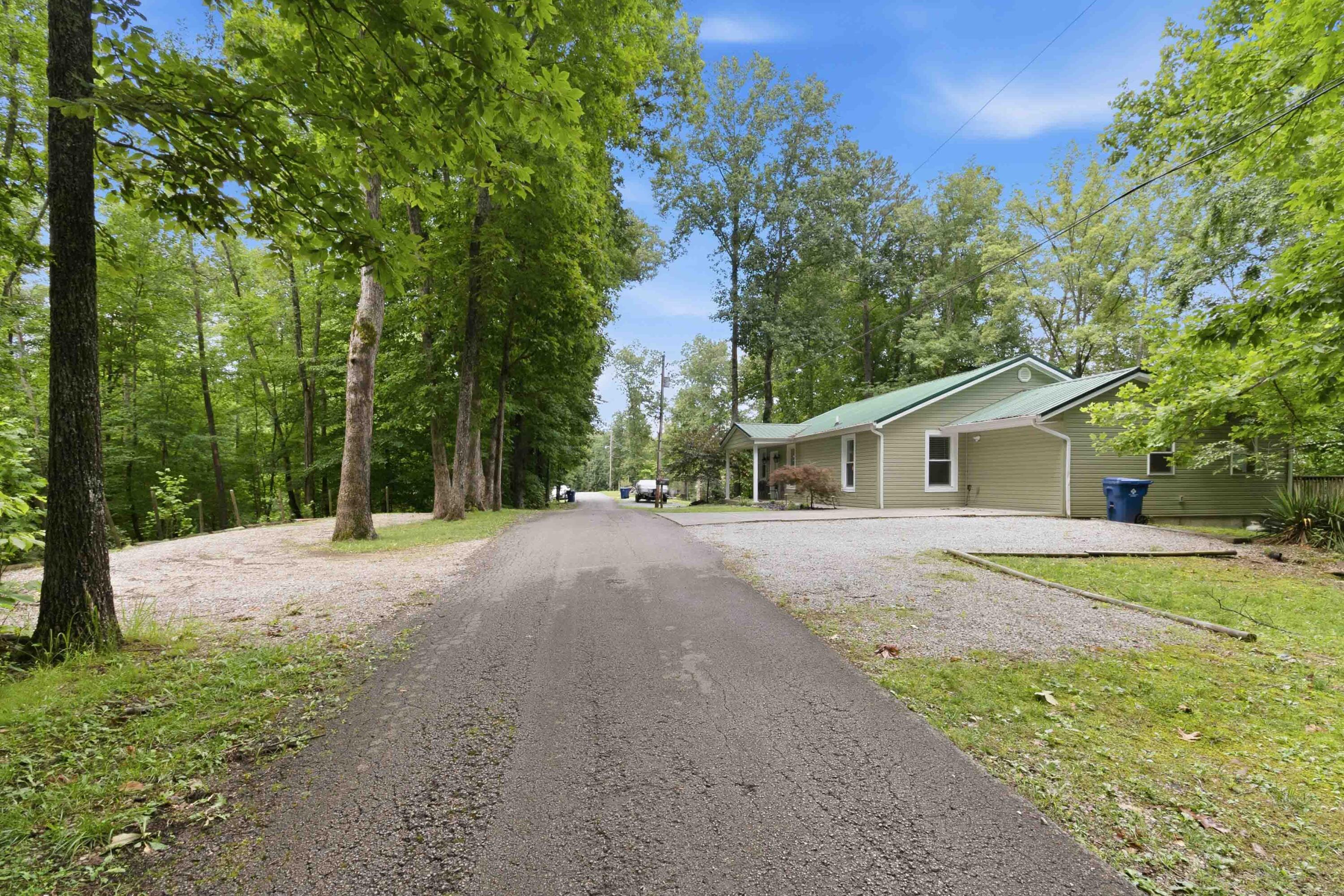 125 Dogwood Drive Property Photo 3